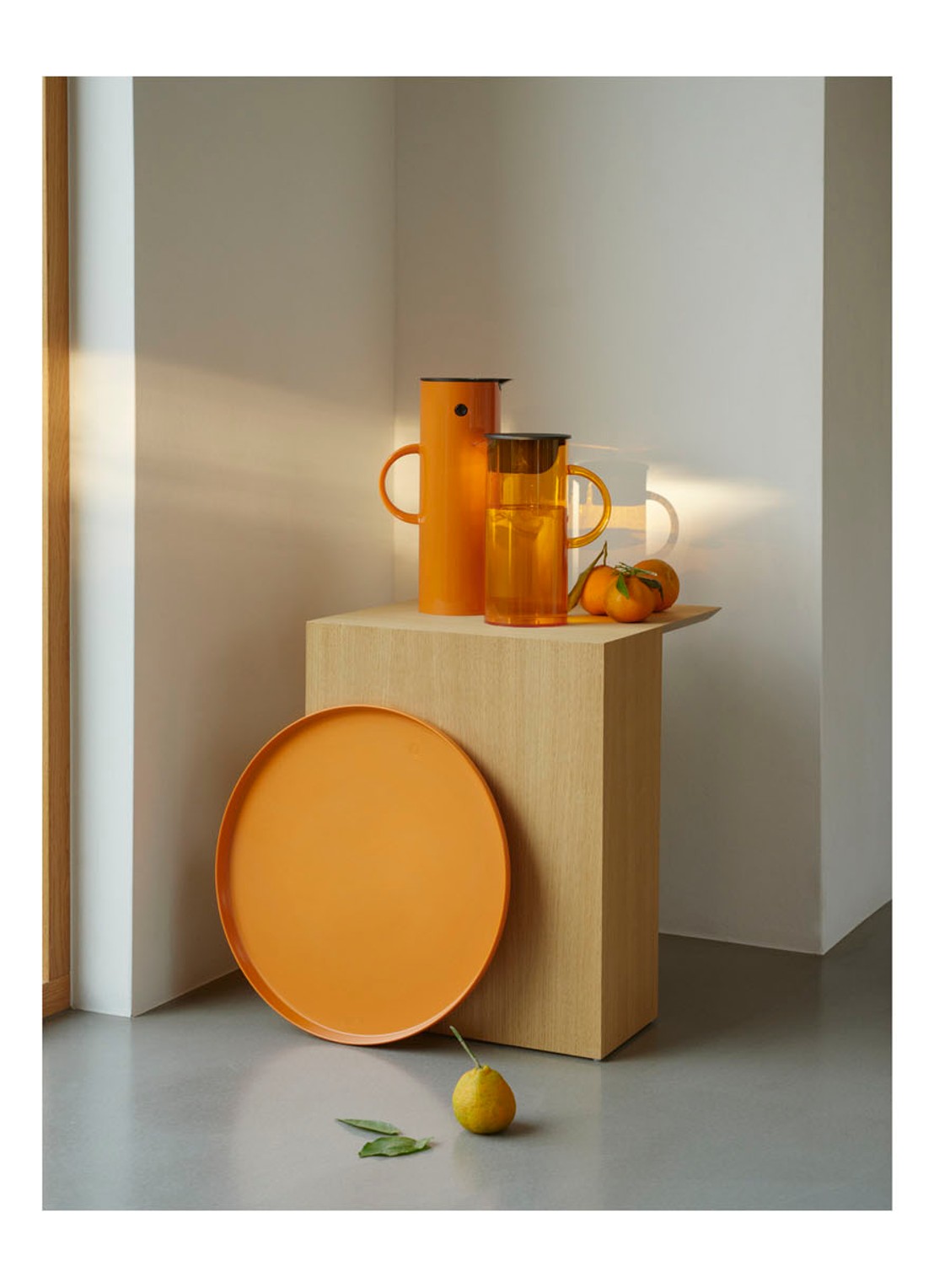 Stelton Em77 karaf met deksel 1,5 liter - voorkant 2 oranje