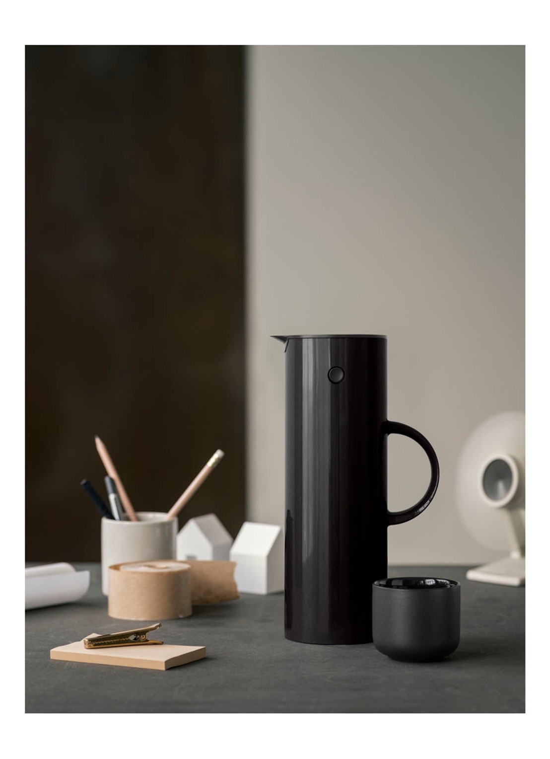 Stelton Em77 thermoskan 1 liter - voorkant 2 zwart