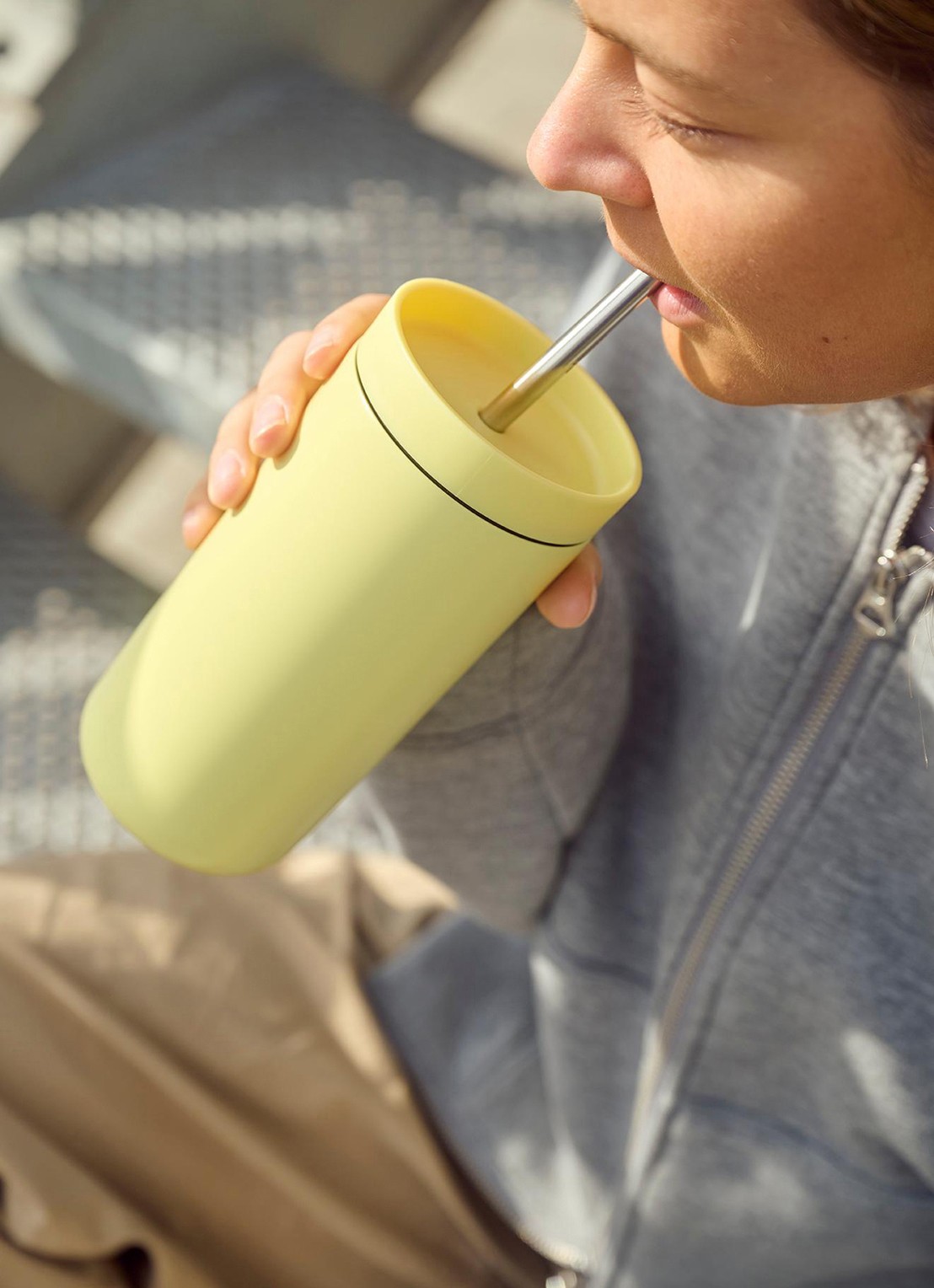 Stelton To Go Sip thermosbeker 40 cl - voorkant 2 lichtgeel