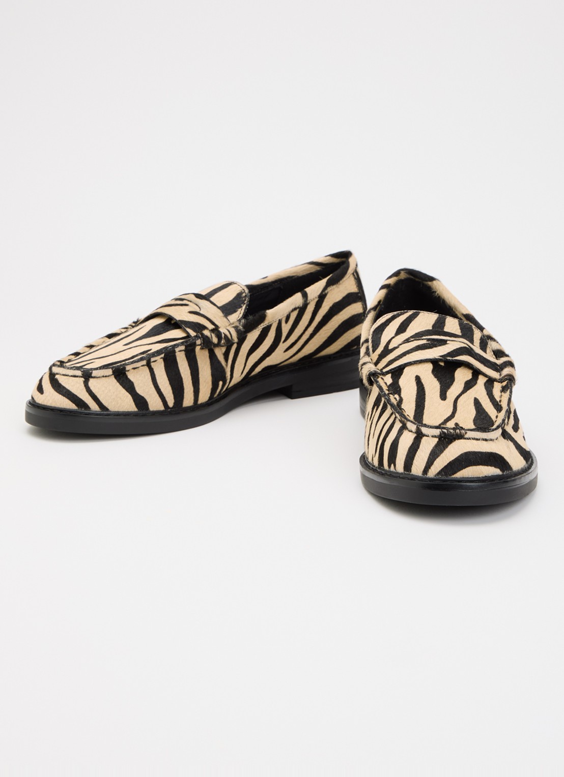 Steve Madden Adison-A loafer van leer met zebraprint - detail creme