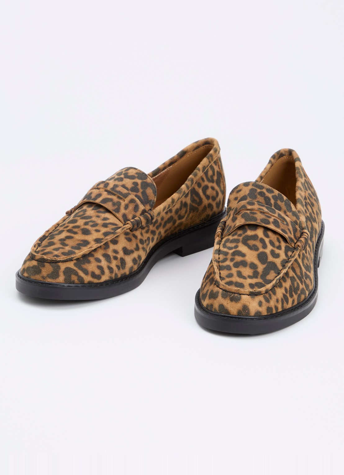 Steve Madden Adison loafer van suède met panterprint - detail 2 beige