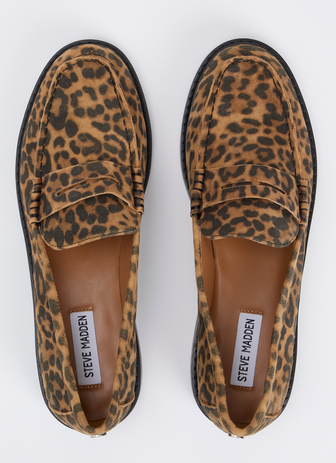 Steve Madden Adison loafer van suède met panterprint - detail 3 beige