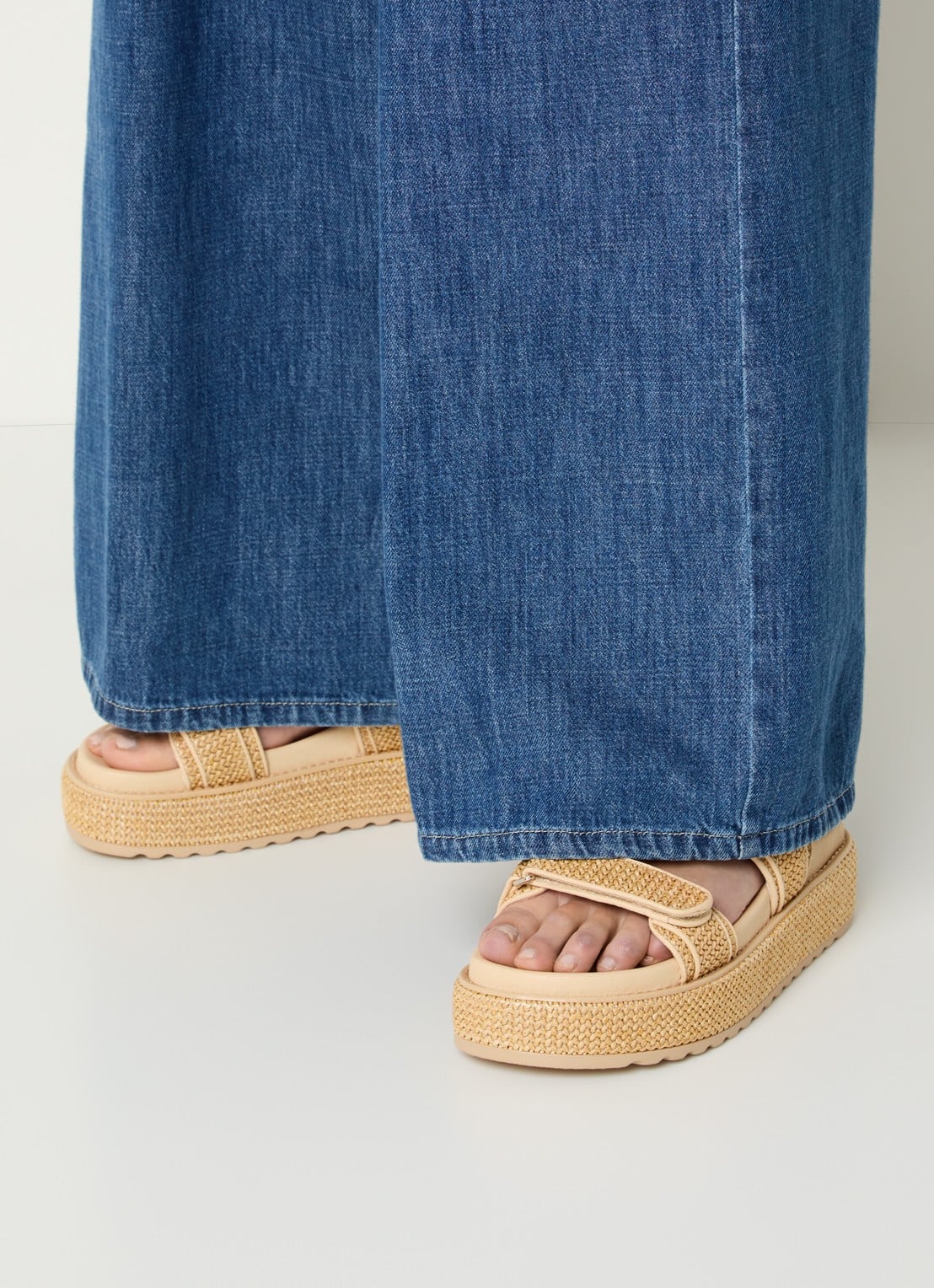 Steve Madden Bigmona sandaal van raffia - voorkant 6 beige
