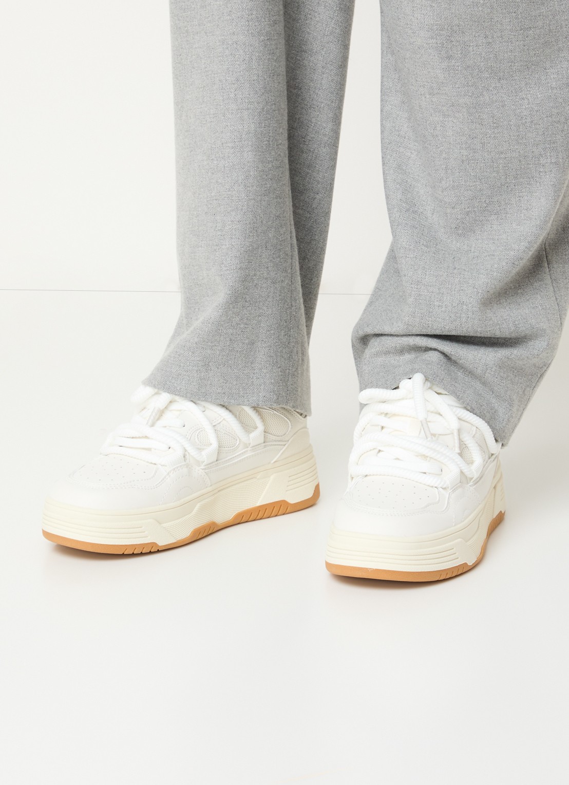 Steve Madden Boomer sneaker met logo - voorkant 2 wit