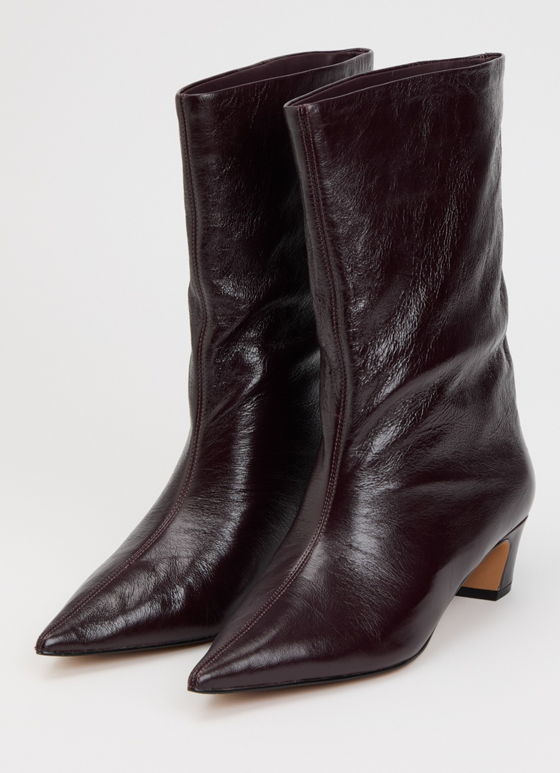Steve Madden Lytton enkellaarsje van leer met lakfinish - detail bordeauxrood