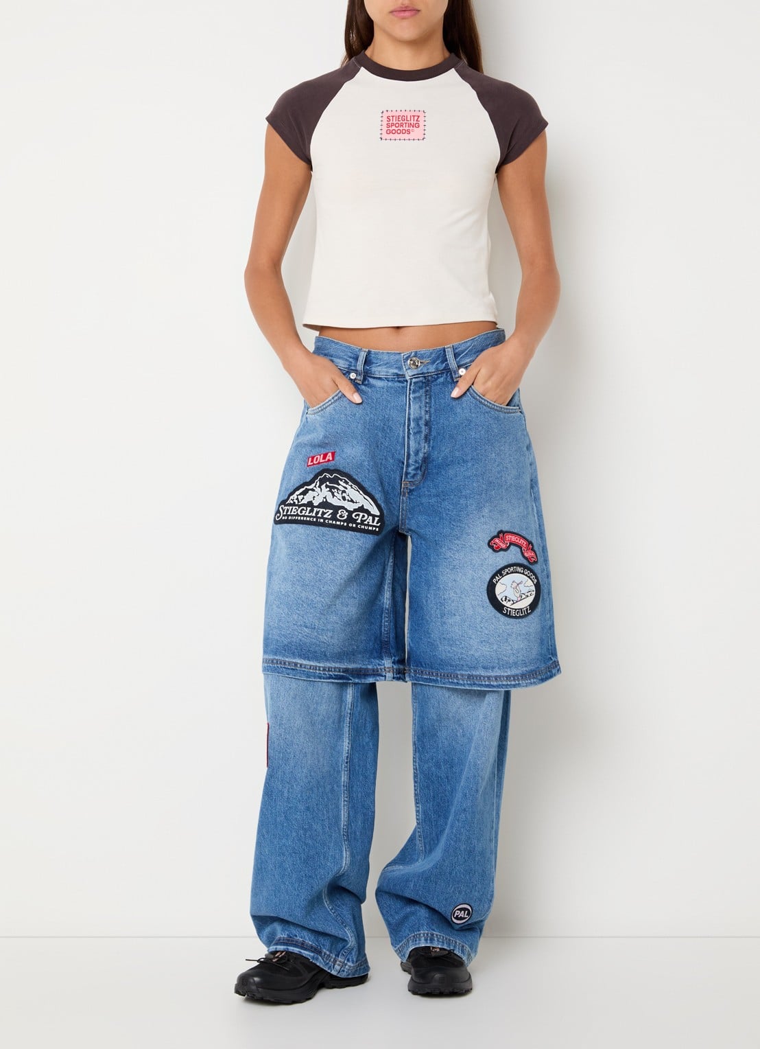 Stieglitz Baby cropped T-shirt met logoborduring - voorkant 3 wit