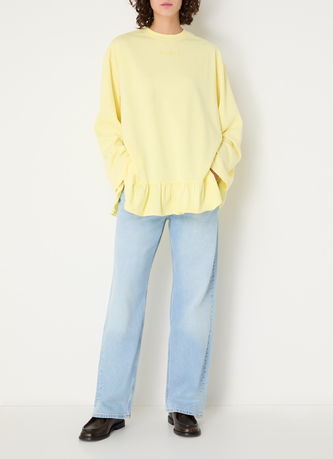 Stieglitz Brisa longsleeve met logo en volant - voorkant 2 geel