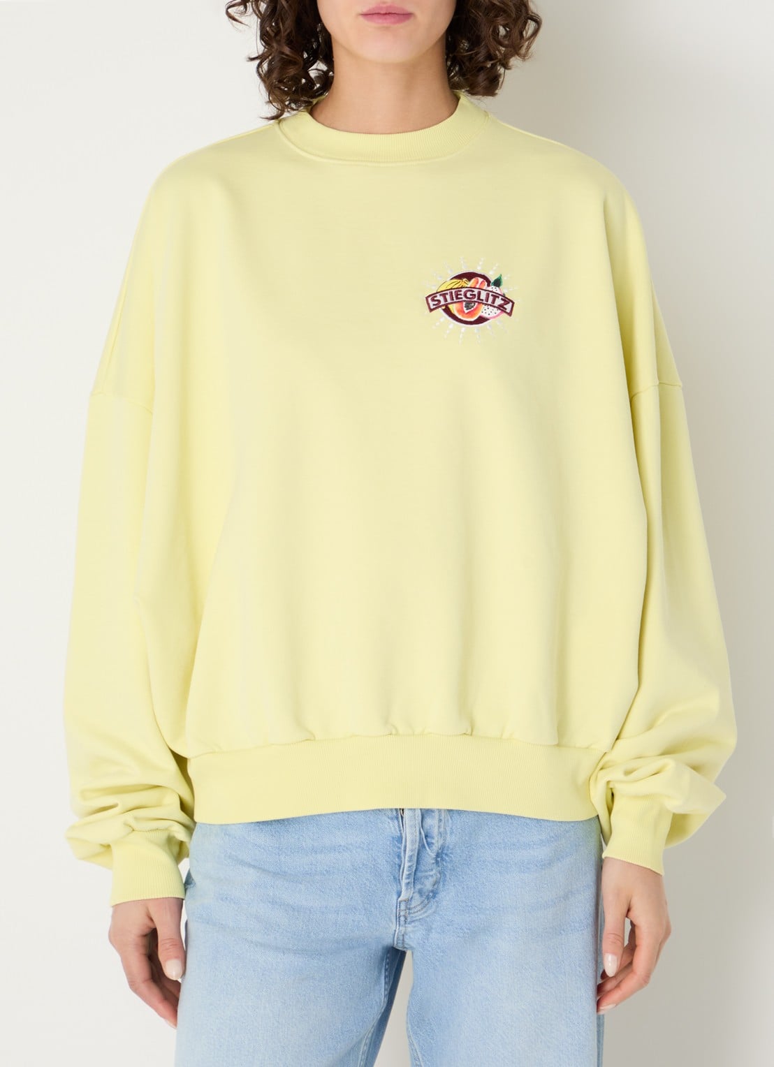 Stieglitz Cindy sweater met logo- en backprint - achterkant 3 geel