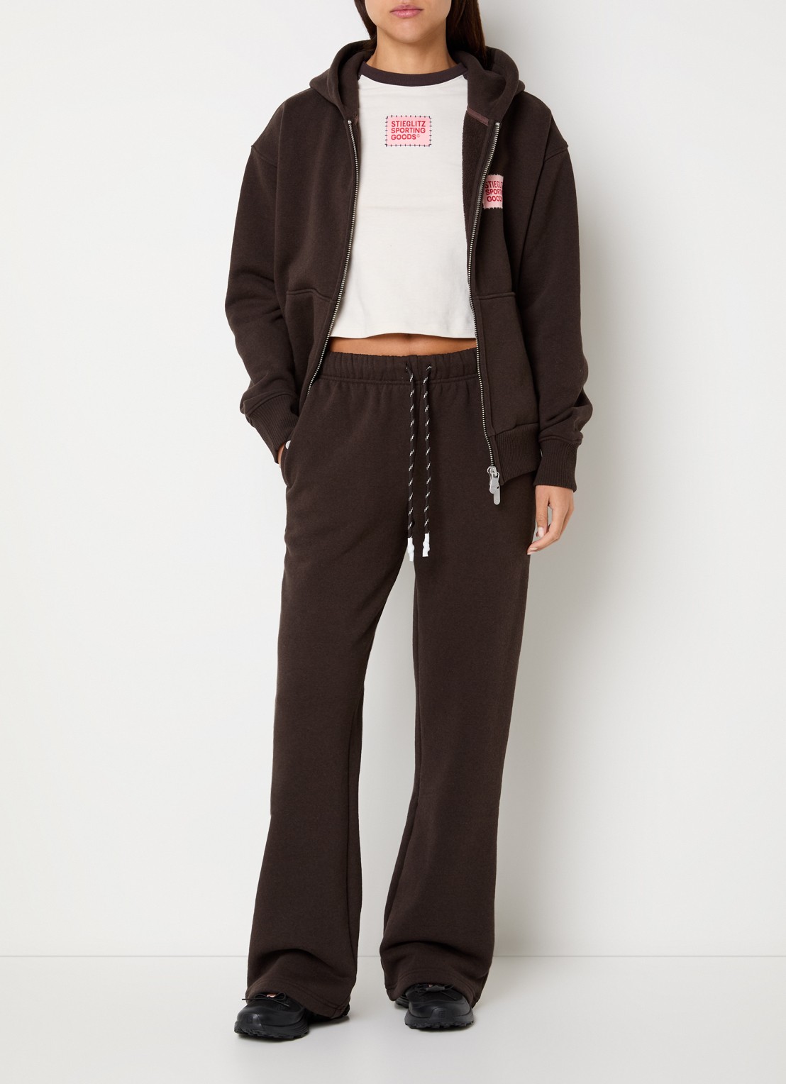 Stieglitz Lola sweatvest met borduring - voorkant 2 donkerbruin