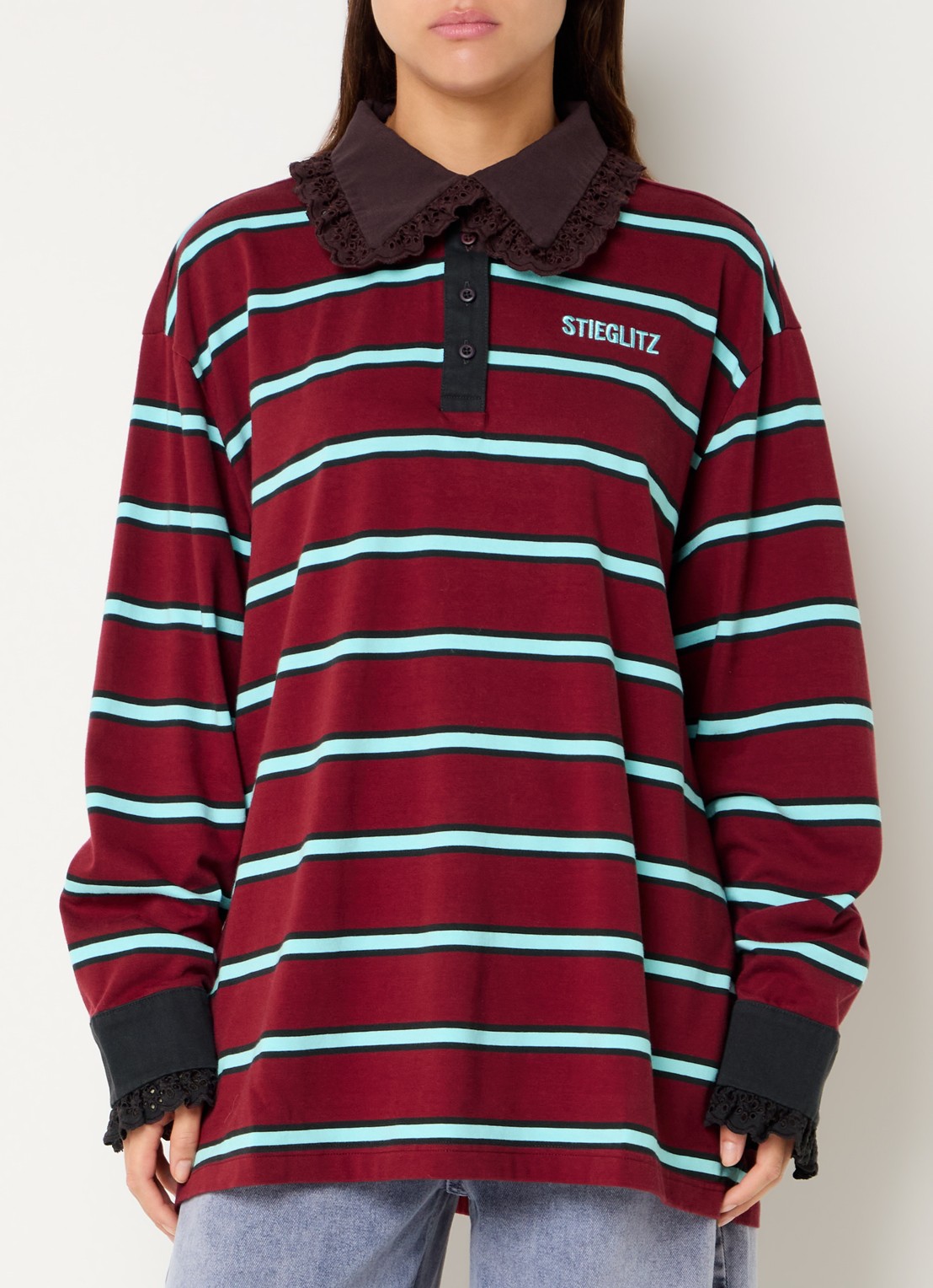 Stieglitz Polo met streepprint en details van broderie - detail bordeauxrood