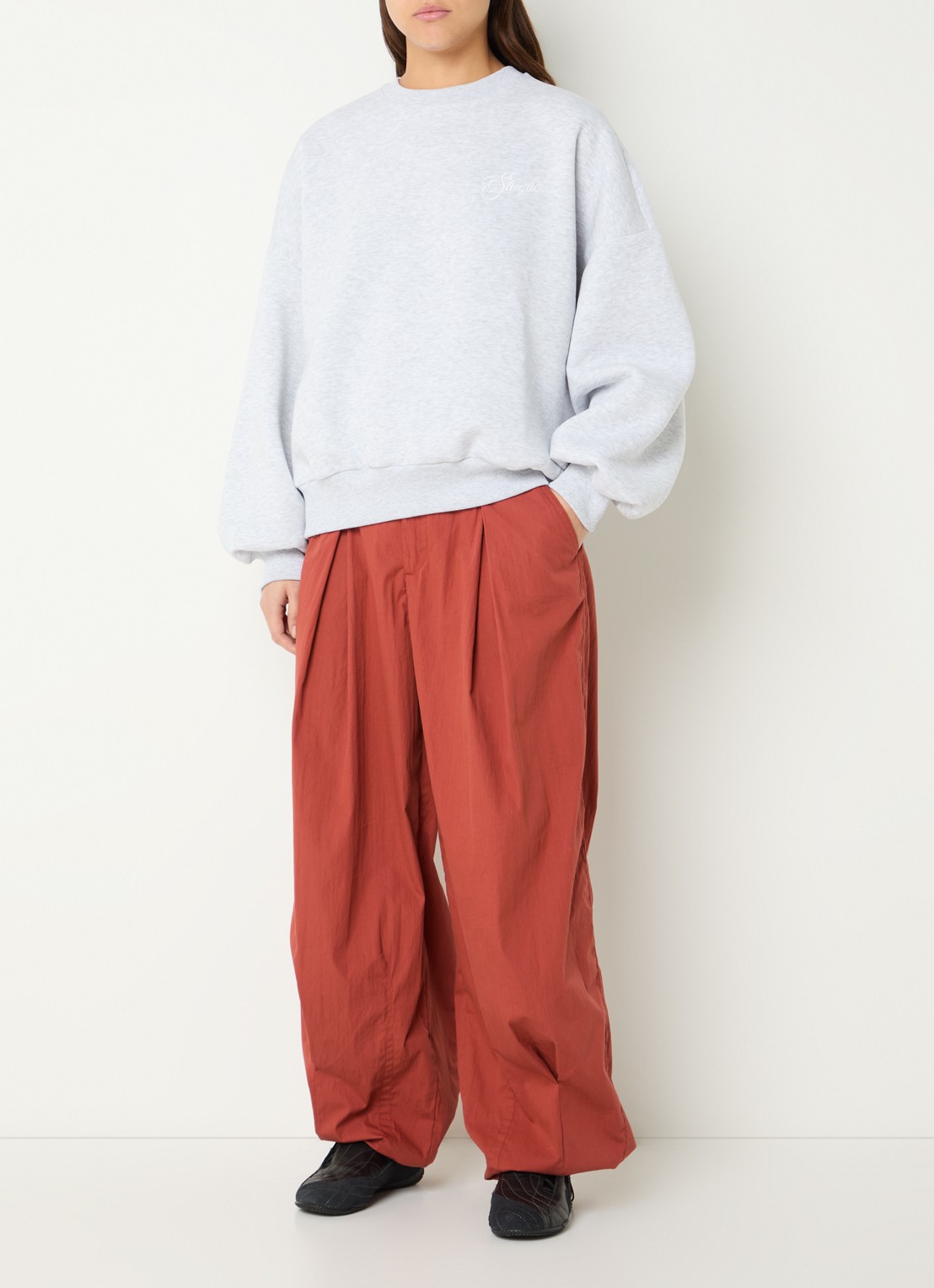 Stieglitz Silvia sweater met backprint - voorkant 4 lichtgrijs