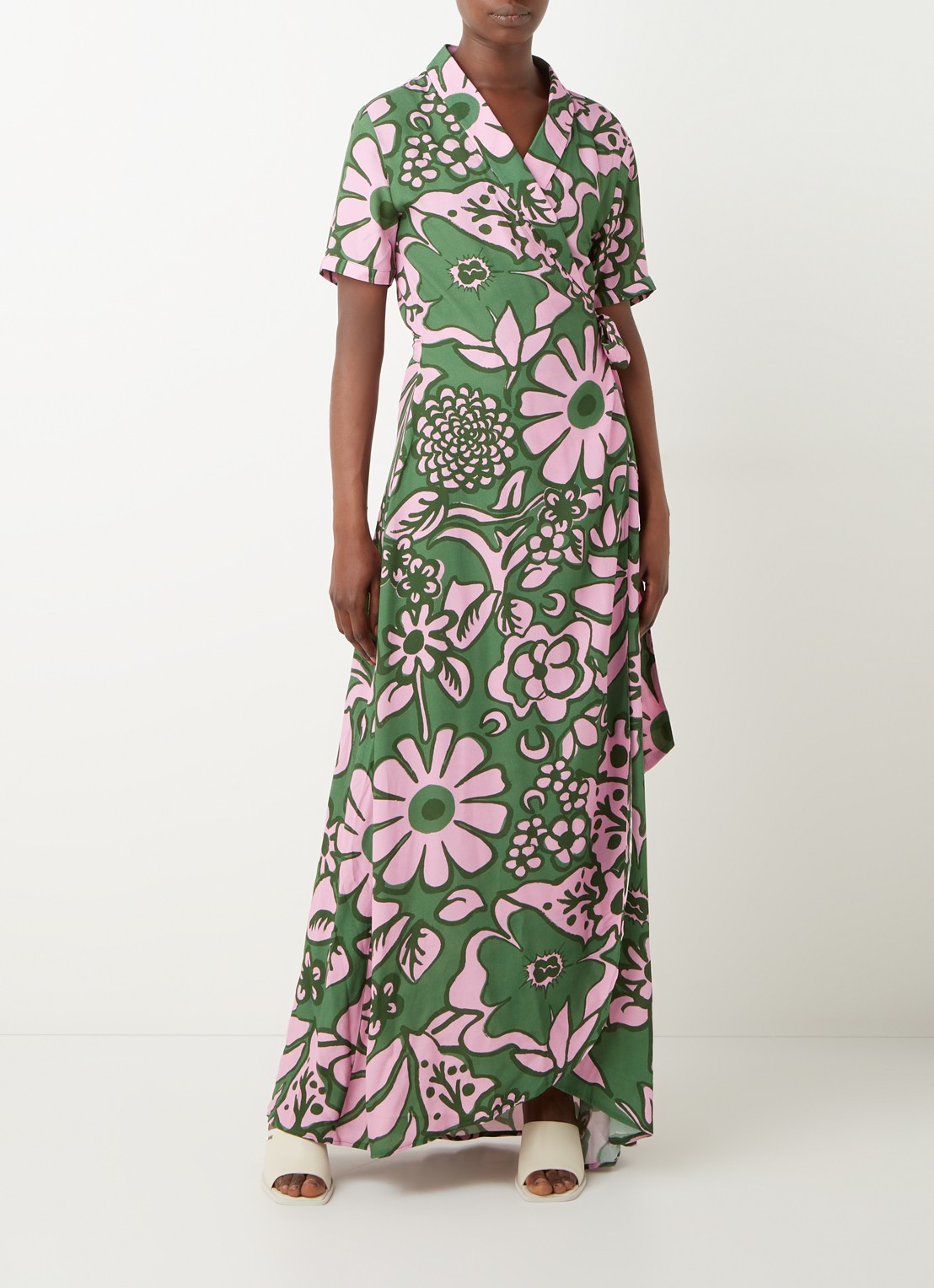 Stieglitz Tara maxi wikkeljurk met print in viscoseblend - voorkant 2 donkergroen