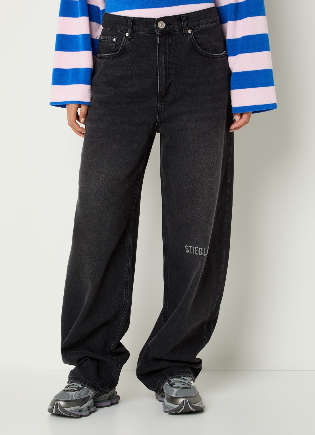Stieglitz Teresa high waist loose fit jeans met steekzakken - detail zwart