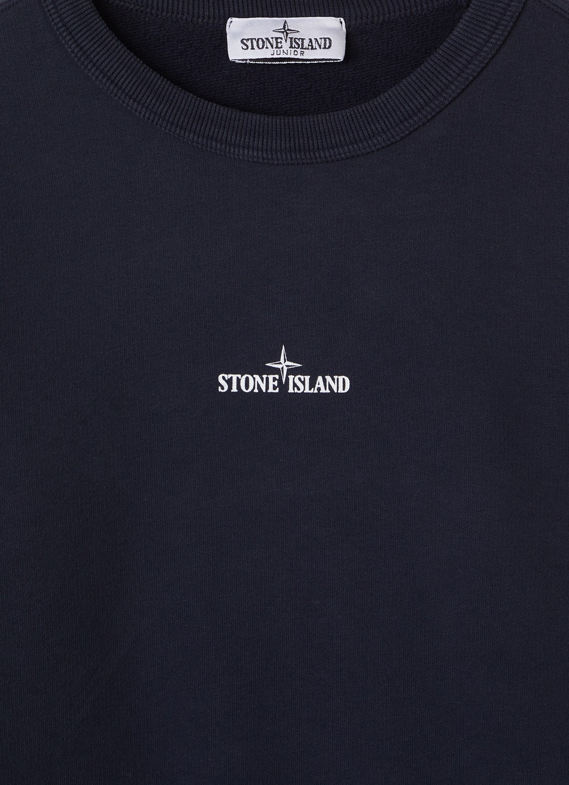 Stone Island 00014 sweater met logo- en backprint - detail donkerblauw