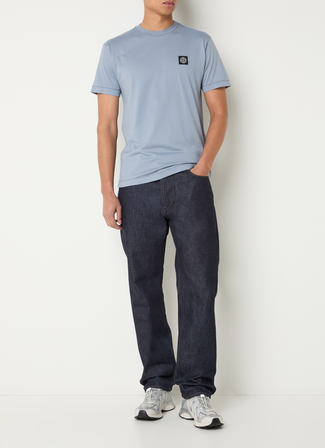 Stone Island 11002 T-shirt met logo - voorkant 2 blauw
