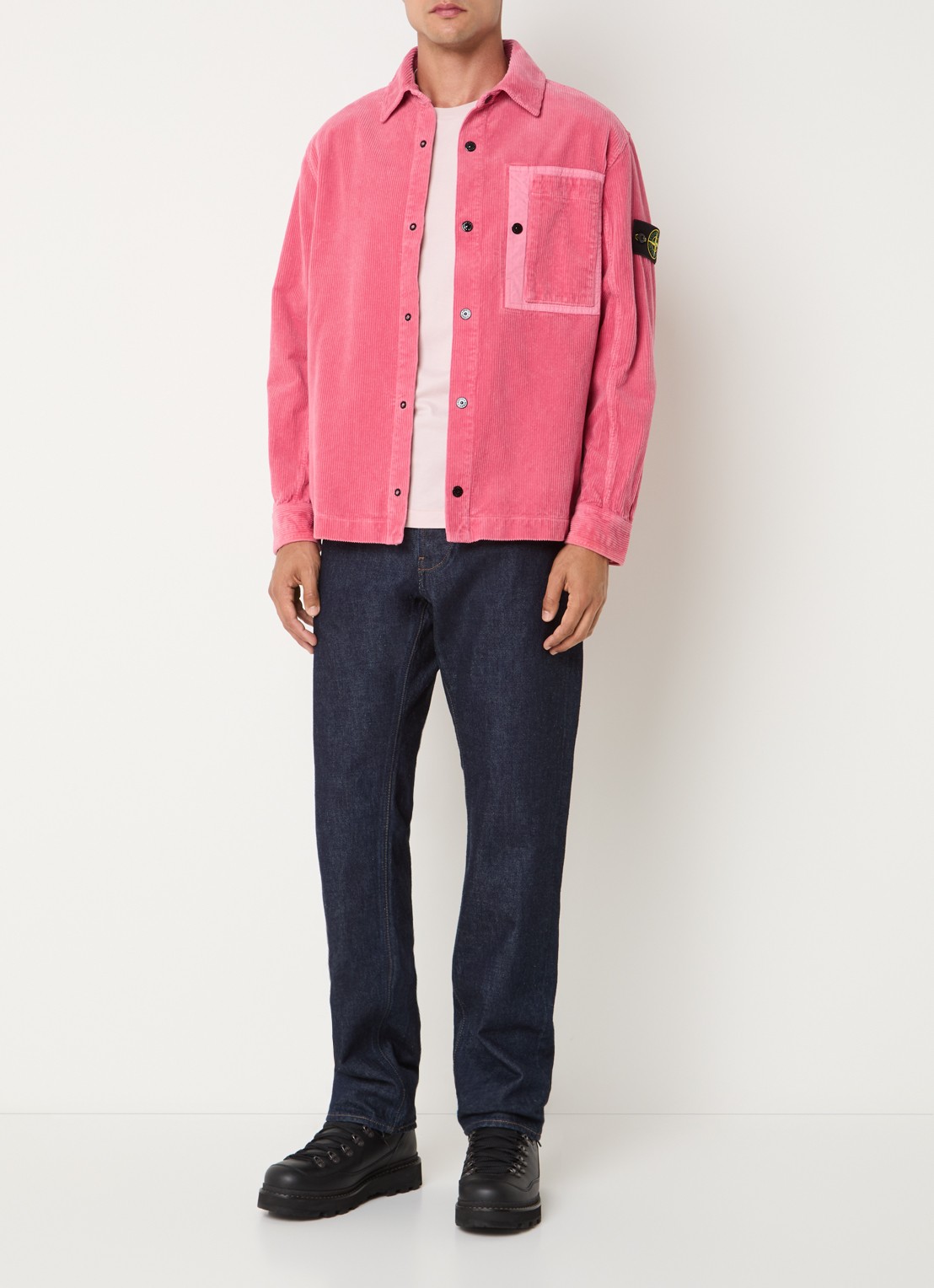 Stone Island 1200016 Regular fit overshirt van corduroy met borstzak - voorkant 4 roze