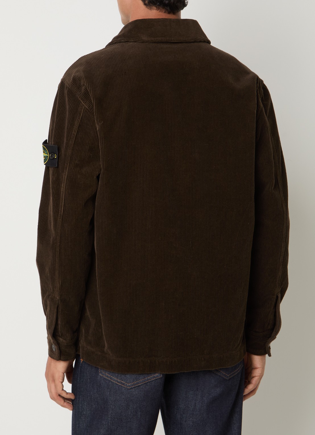 Stone Island 1200016 Regular fit overshirt van corduroy met borstzak - achterkant 5 bruin