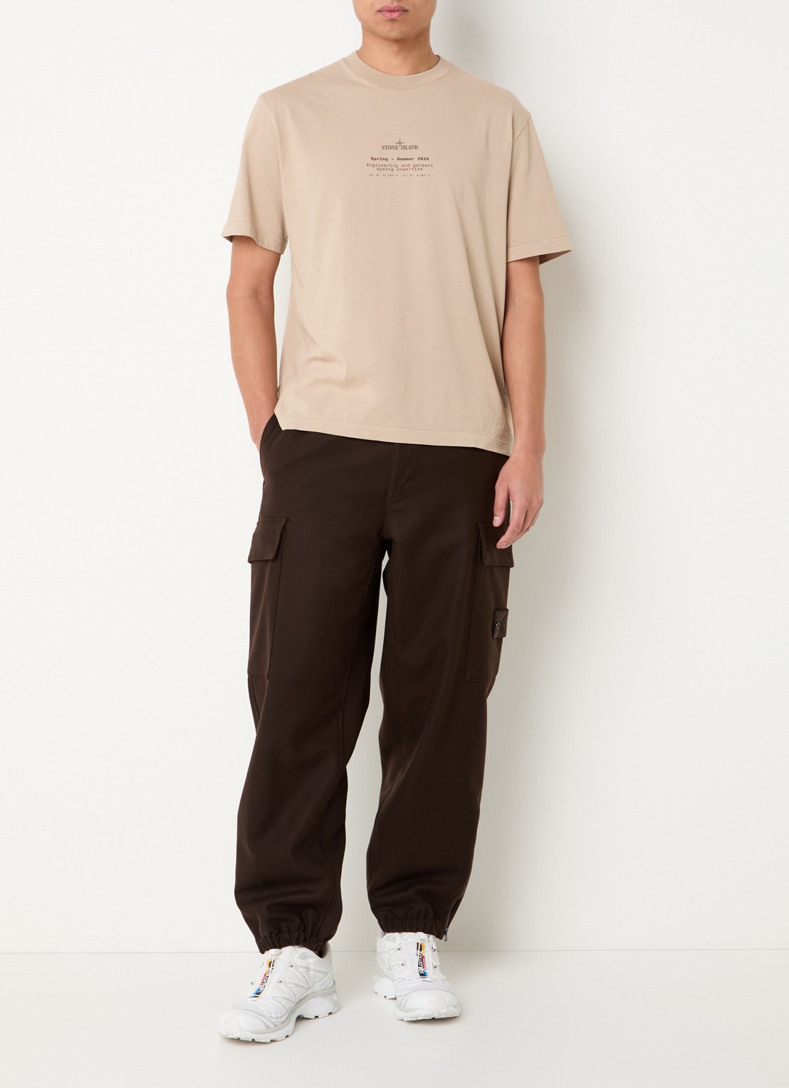 Stone Island 12002 T-shirt met logo- en backprint - voorkant 3 beige