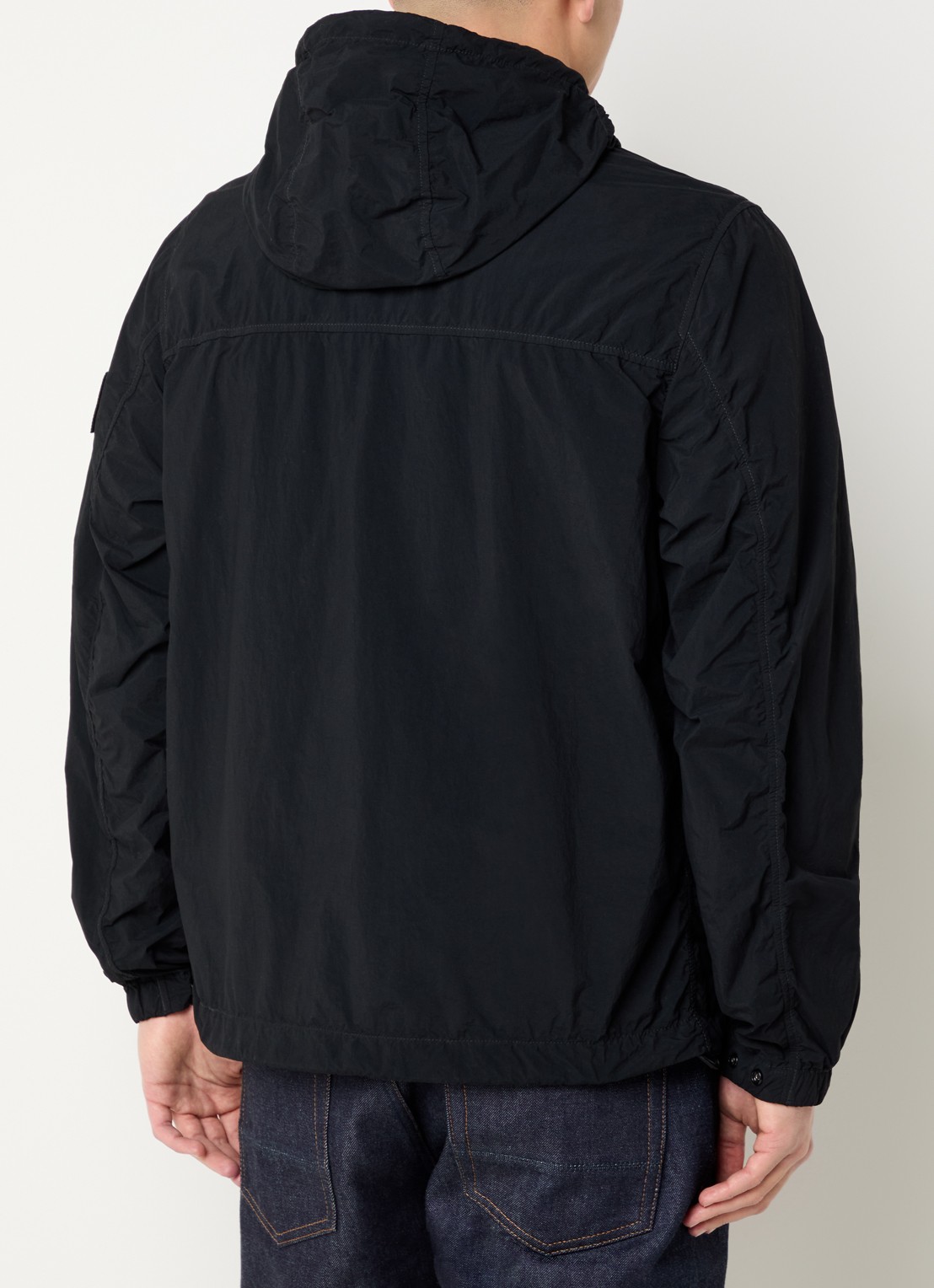 Stone Island 12572 regenjack met capuchon en klepzakken - achterkant 4 zwart