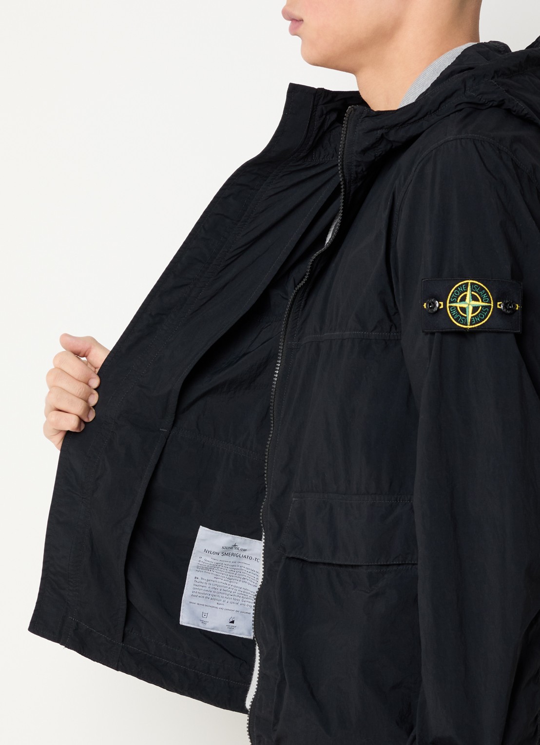 Stone Island 12572 regenjack met capuchon en klepzakken - detail 3 zwart