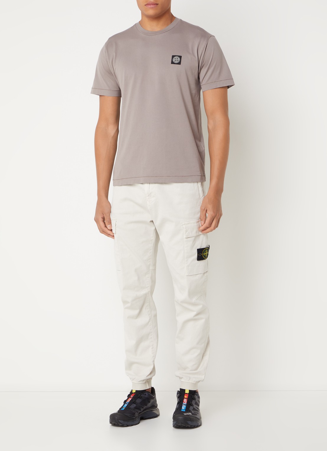Stone Island 24113 T-shirt met logo - voorkant 4 donkerbeige