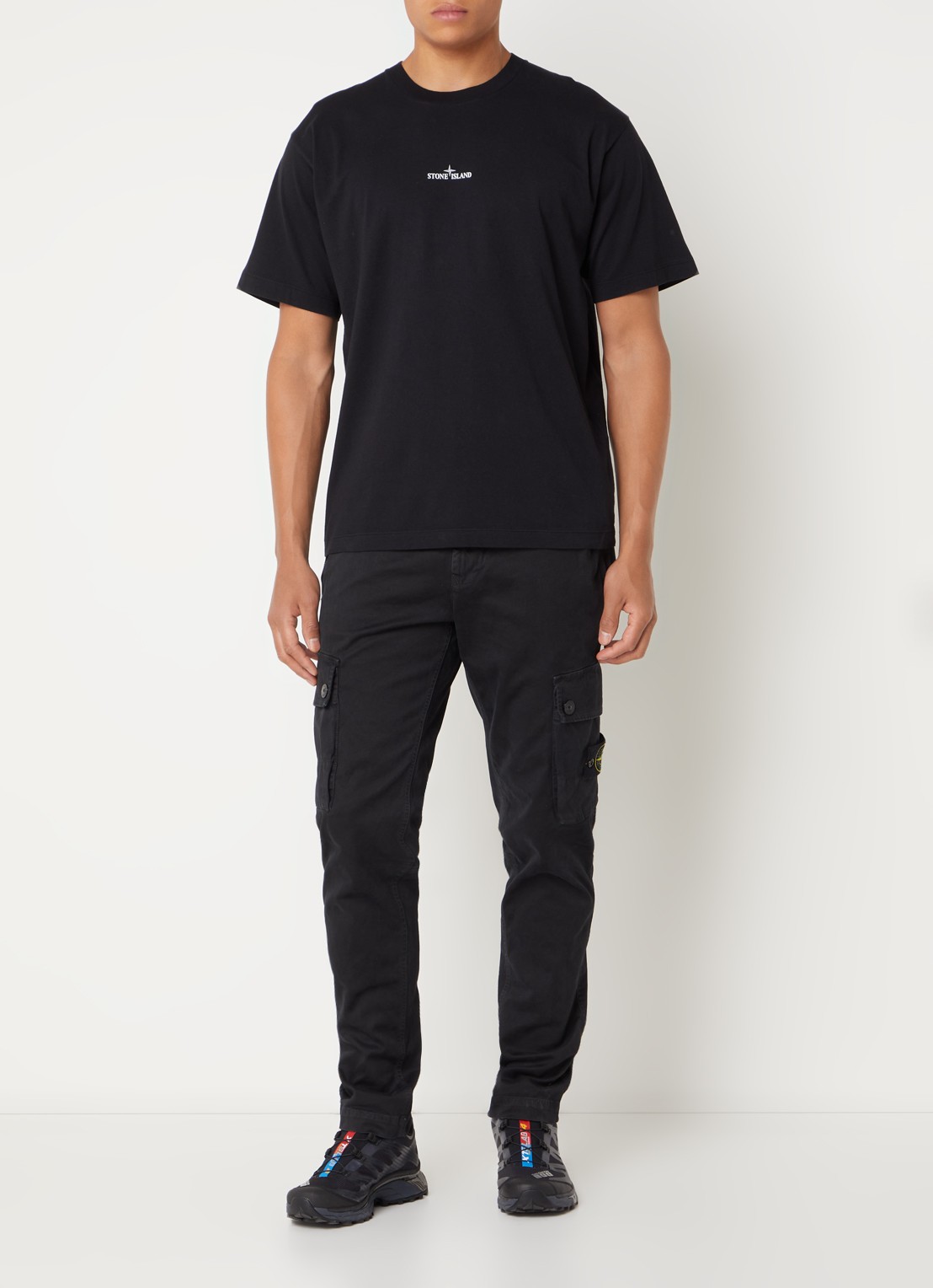 Stone Island 2RC89 T-shirt met logo- en backprint - voorkant 5 zwart