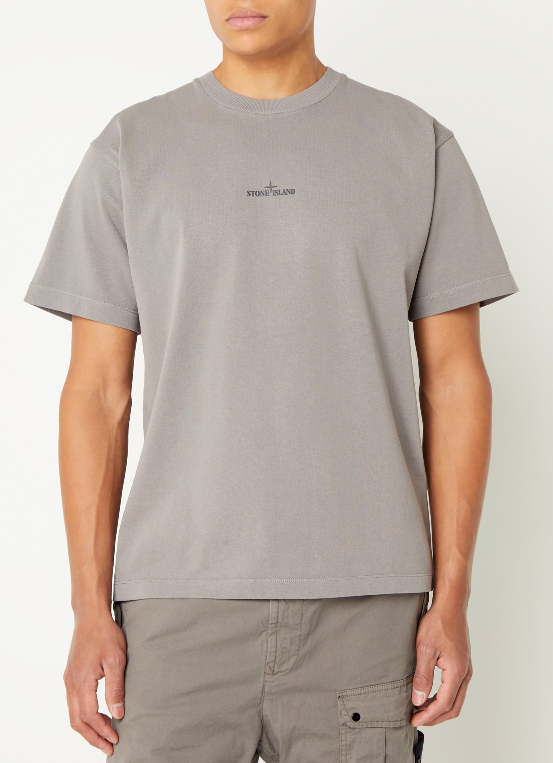 Stone Island 2RCE6 T-shirt met logo- en backprint - achterkant 5 lichtgrijs
