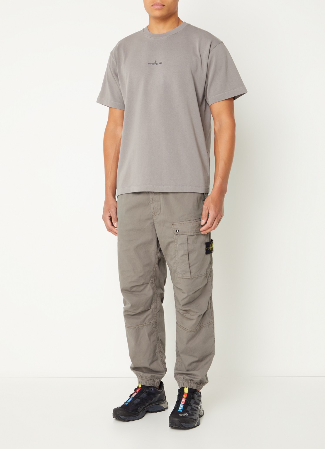 Stone Island 2RCE6 T-shirt met logo- en backprint - voorkant 4 lichtgrijs
