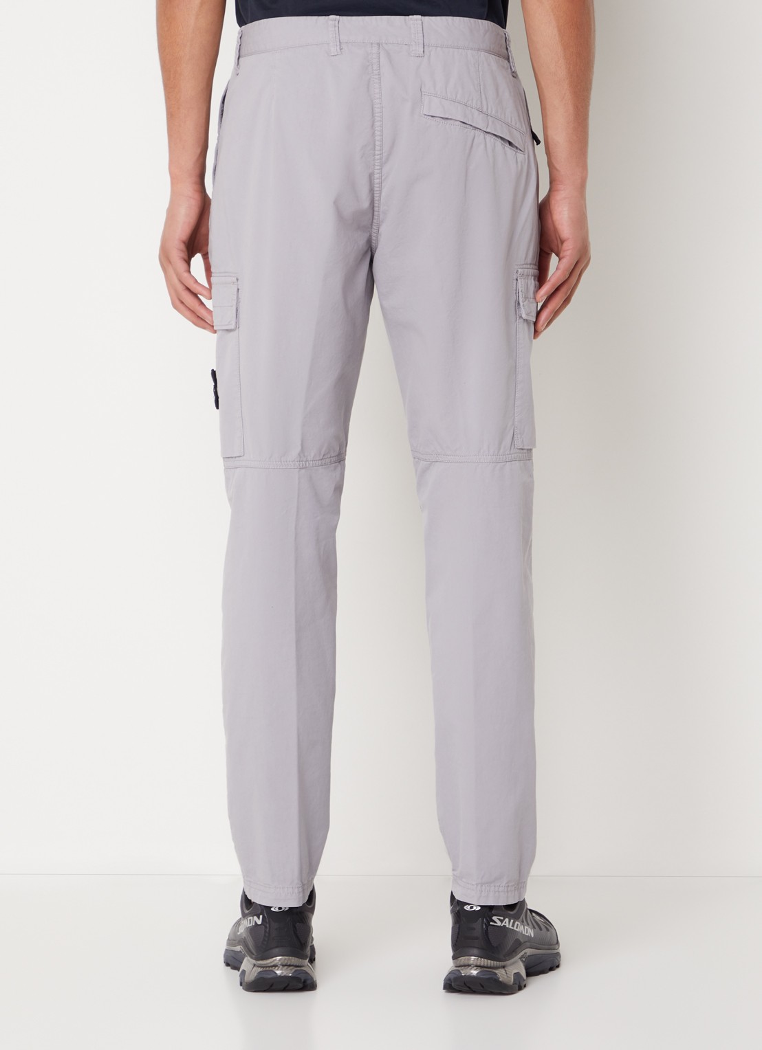 Stone Island 30410 tapered fit cargobroek met logo  - achterkant 6 lichtgrijs
