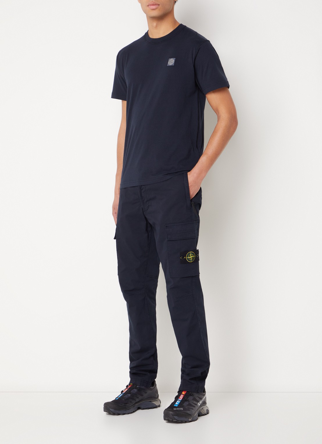 Stone Island 30410 tapered fit cargobroek met logo  - voorkant 6 donkerblauw