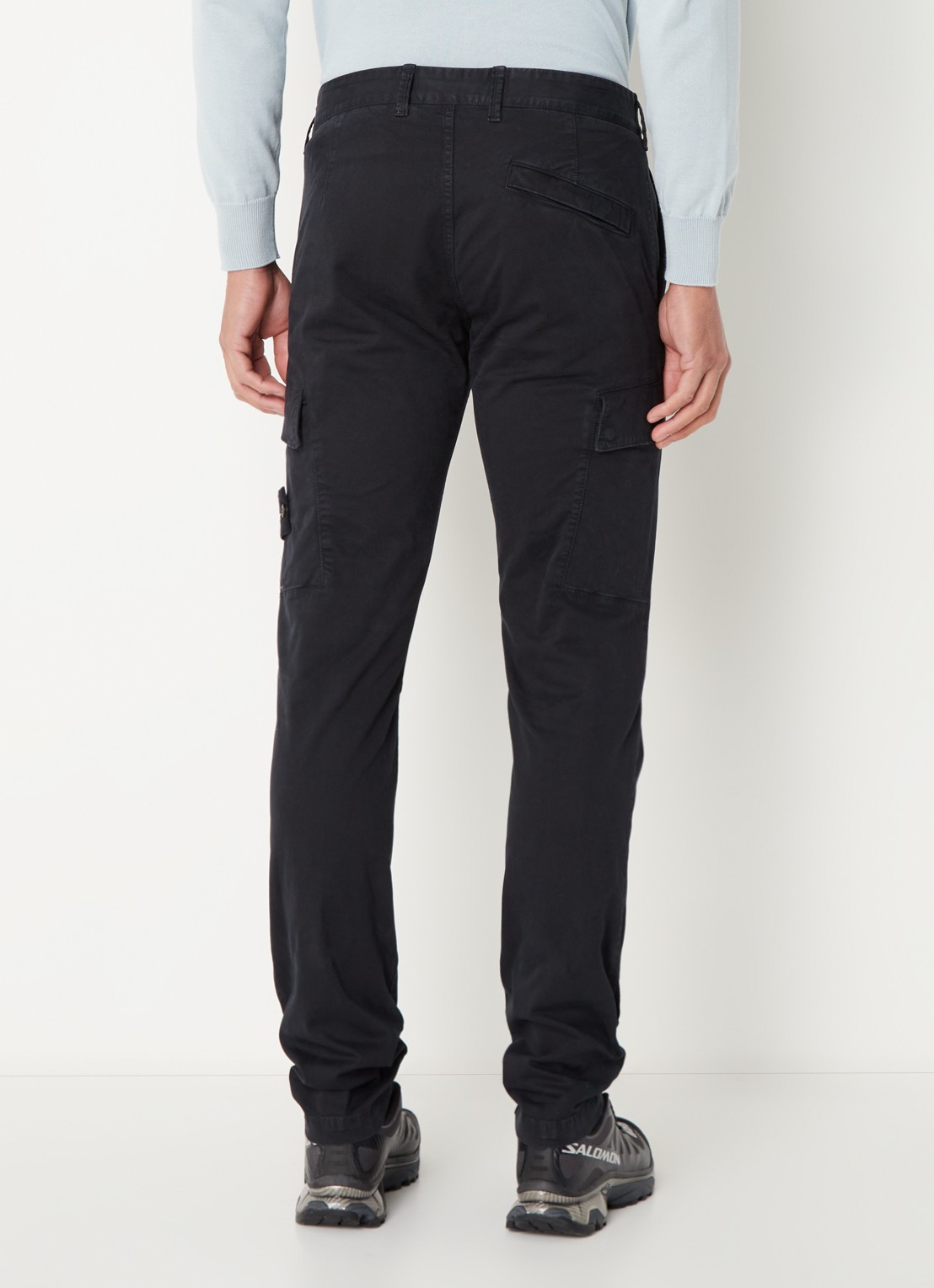 Stone Island 30604 skinny fit cargobroek met logo en klepzakken - achterkant 4 donkerblauw