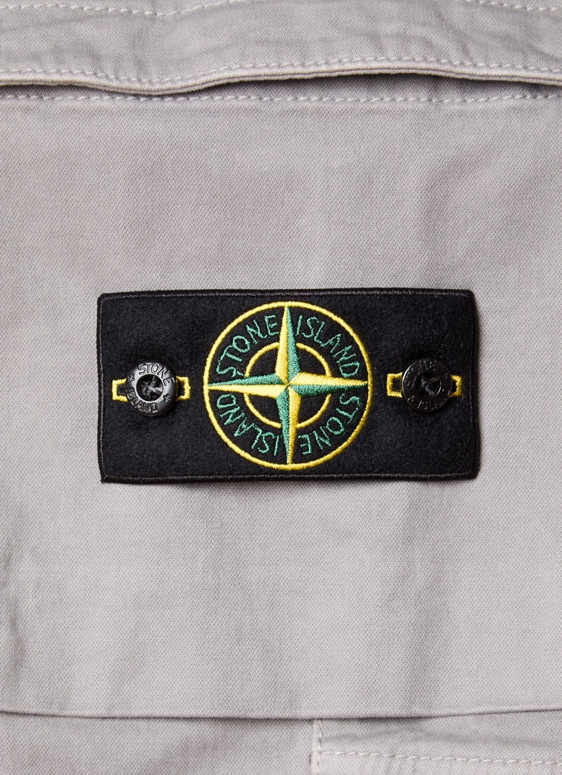 Stone Island 3100033 Tapered fit cargobroek met steekzakken en logo - detail 3 grijs
