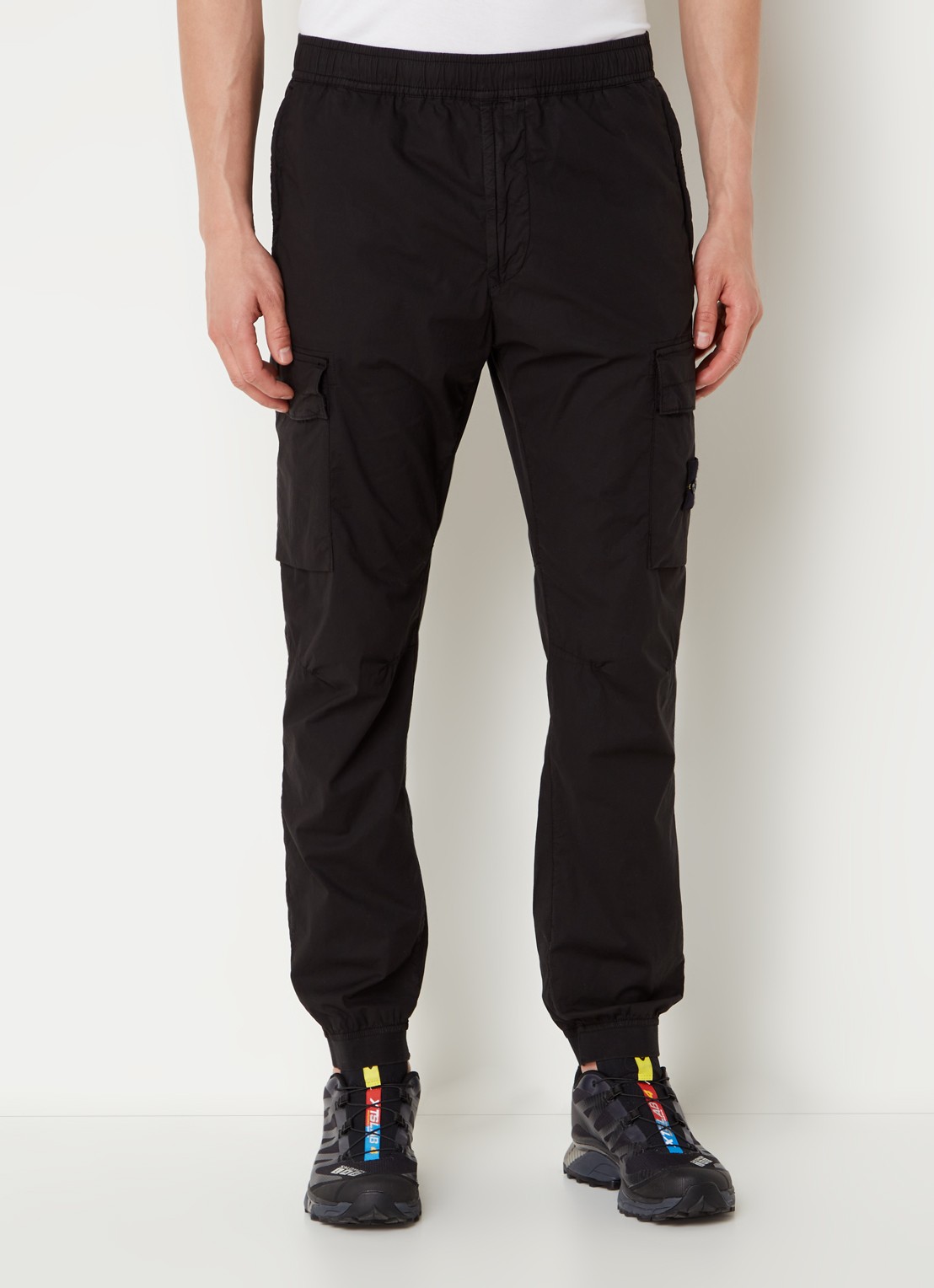 Stone Island 31303 tapered fit cropped cargobroek met steekzakken - detail 4 zwart
