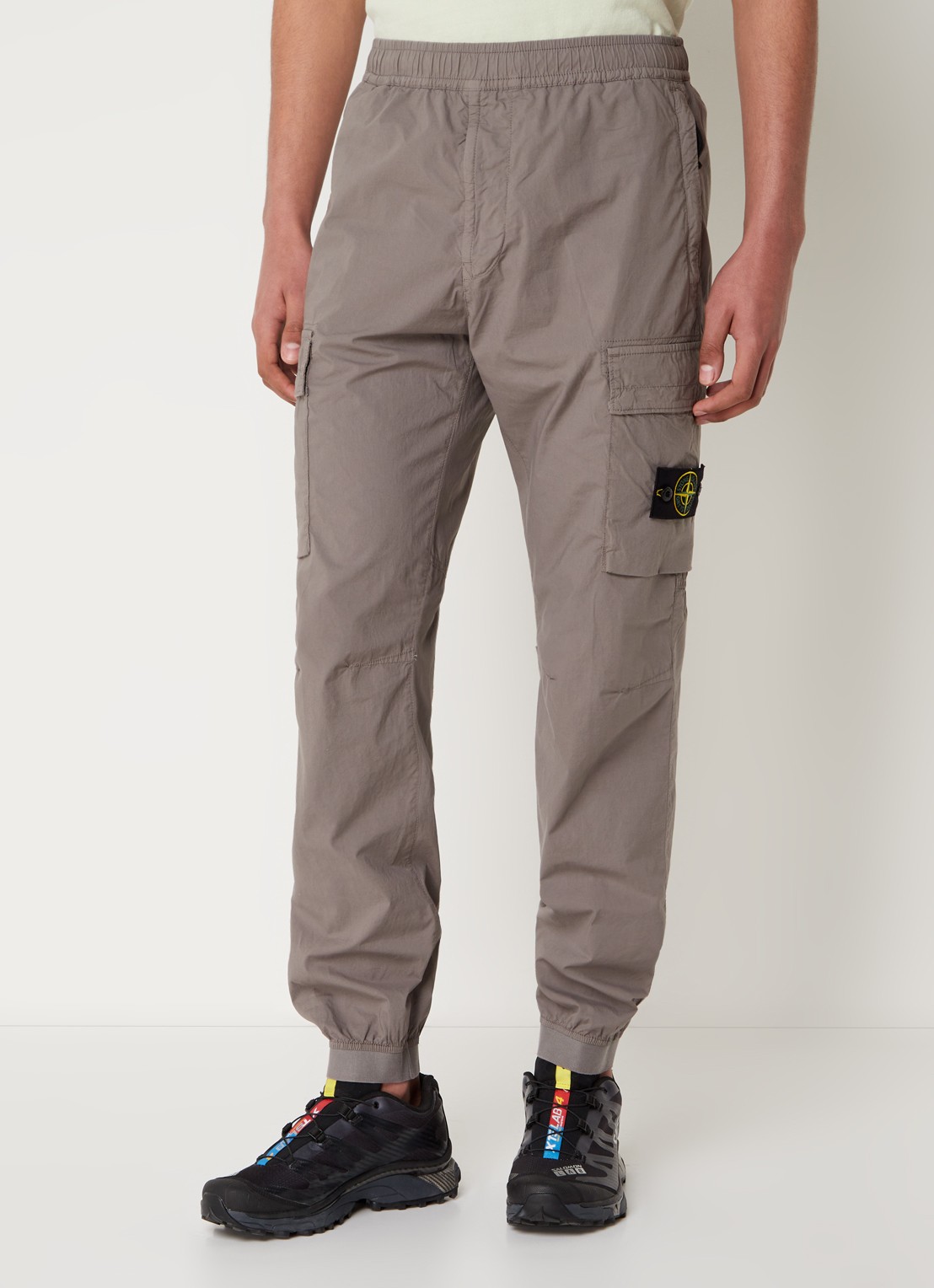 Stone Island 31303 tapered fit cropped cargobroek met steekzakken - detail 2 taupe