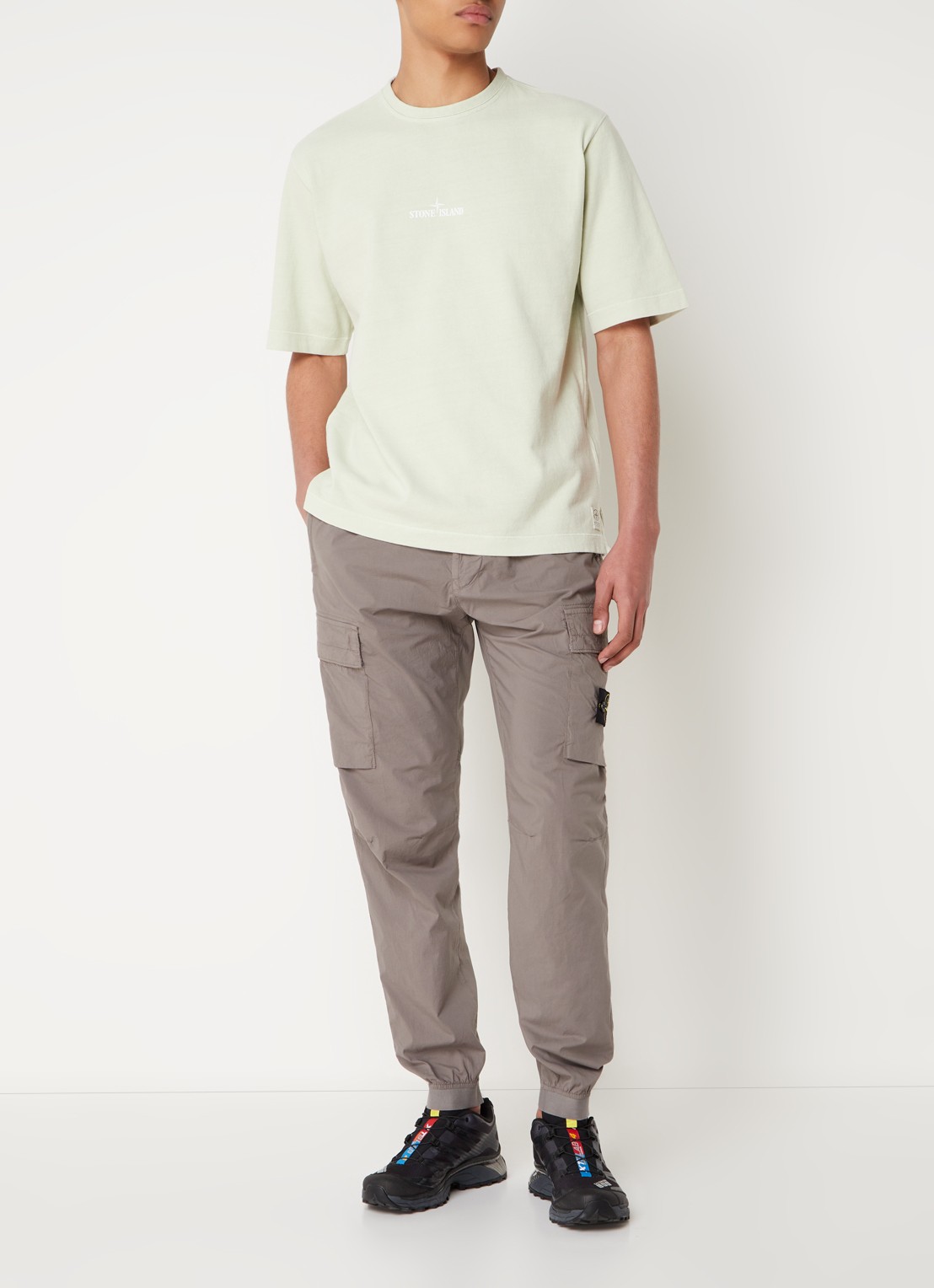 Stone Island 31303 tapered fit cropped cargobroek met steekzakken - voorkant 6 taupe