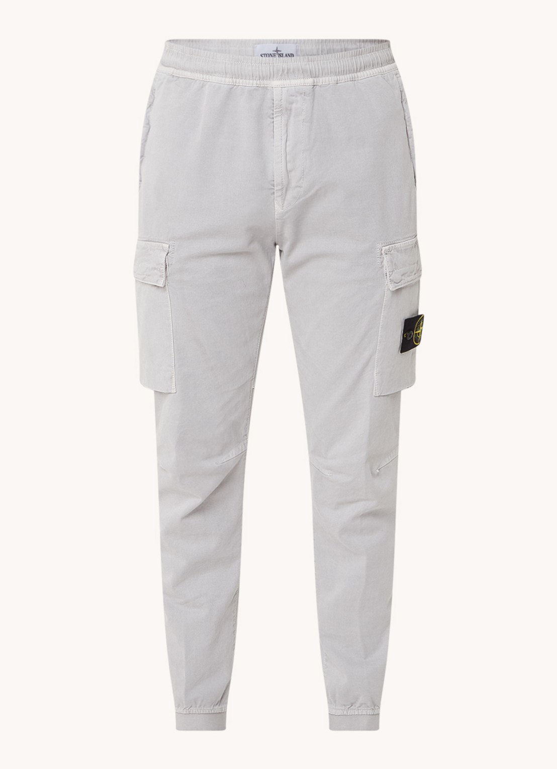 Stone Island 313L1 tapered fit cargobroek met logo - voorkant 4 lichtgrijs
