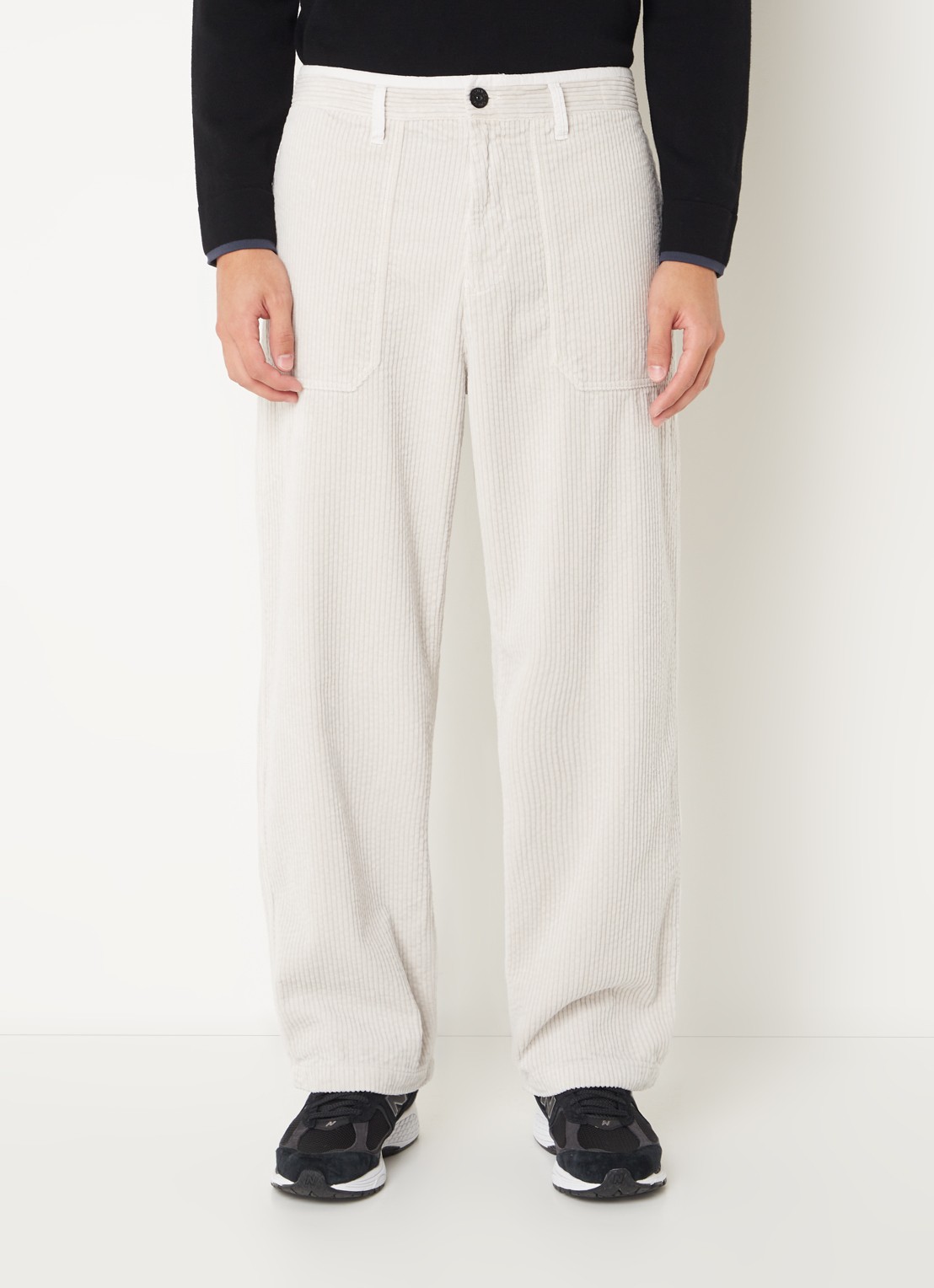 Stone Island 32411 straight leg chino van corduroy met steekzakken - detail 2 lichtgrijs
