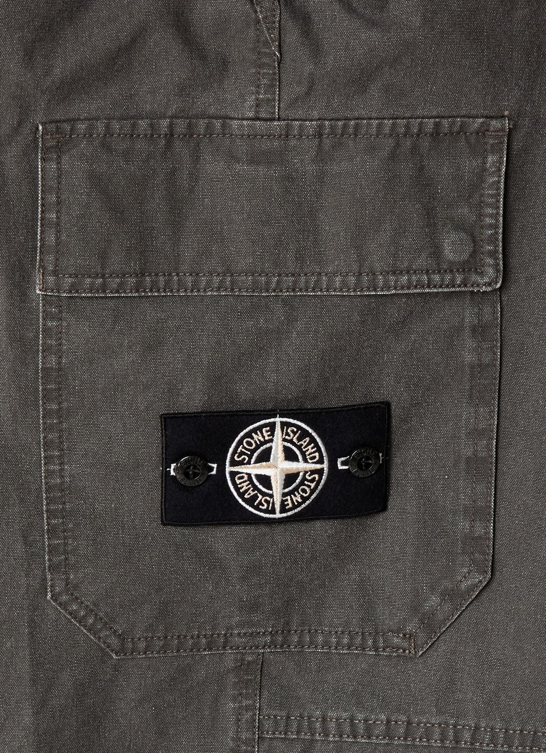 Stone Island 32T1 straight fit cargobroek  met logo - detail 4 grijs
