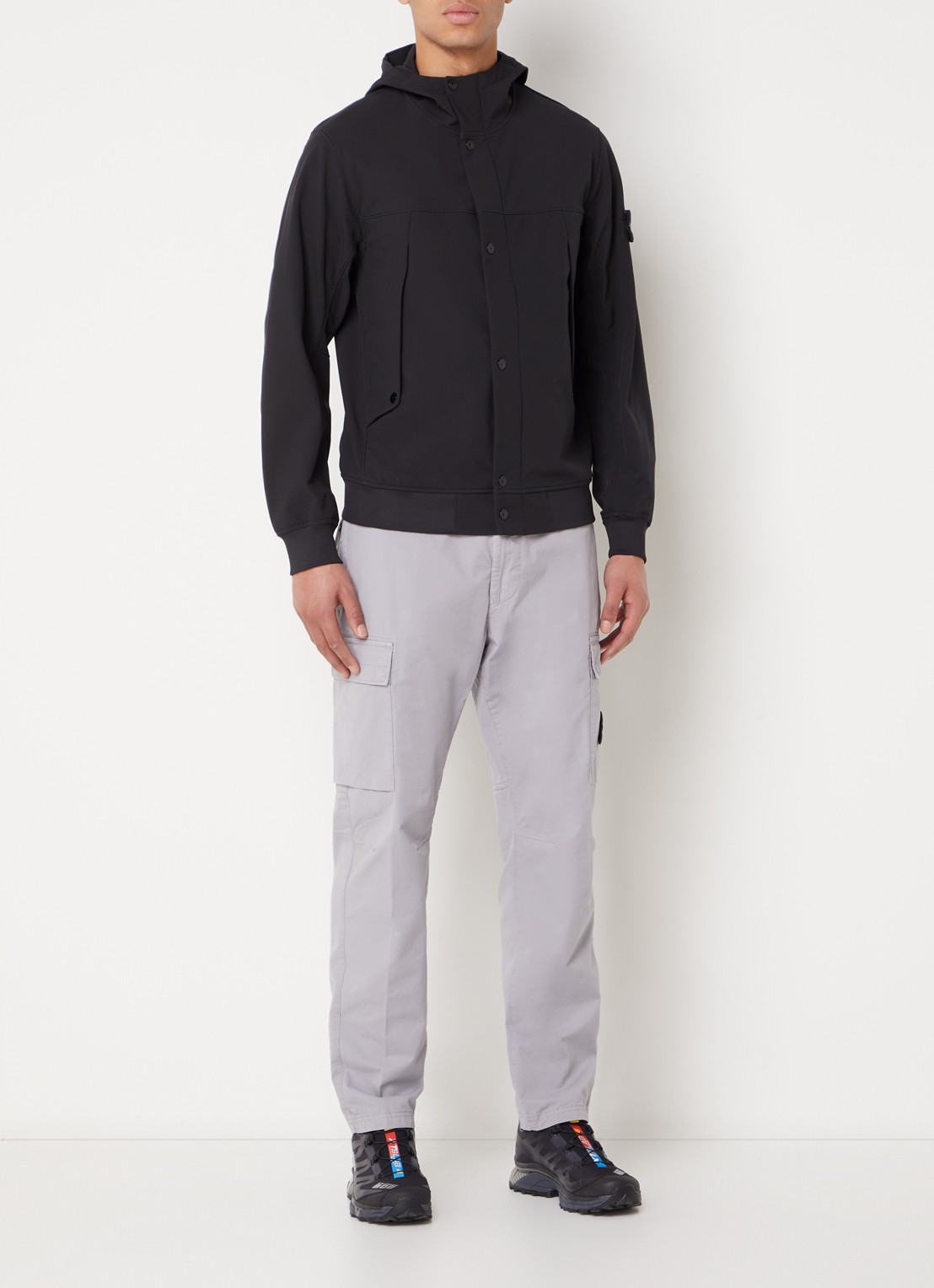 Stone Island 40227 softshell jack met logo en capuchon - voorkant 5 zwart