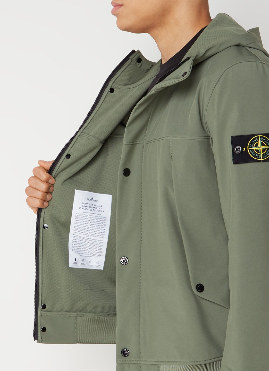 Stone Island 40227 softshell jack met logo en capuchon - detail 3 legergroen