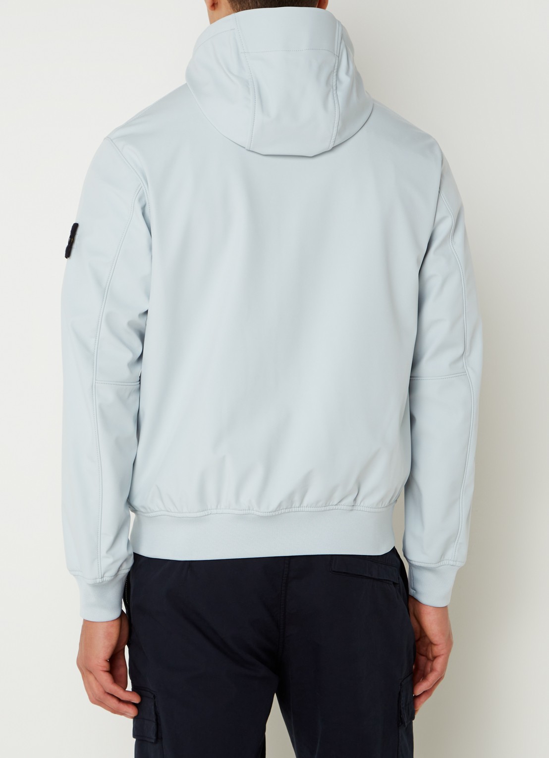 Stone Island 40227 softshell jack met logo en capuchon - achterkant lichtblauw