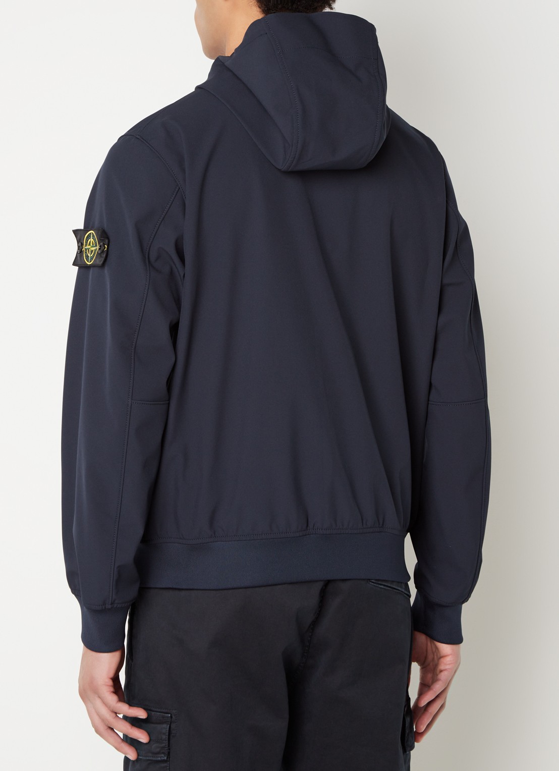 Stone Island 40227 softshell jack met logo en capuchon - achterkant donkerblauw