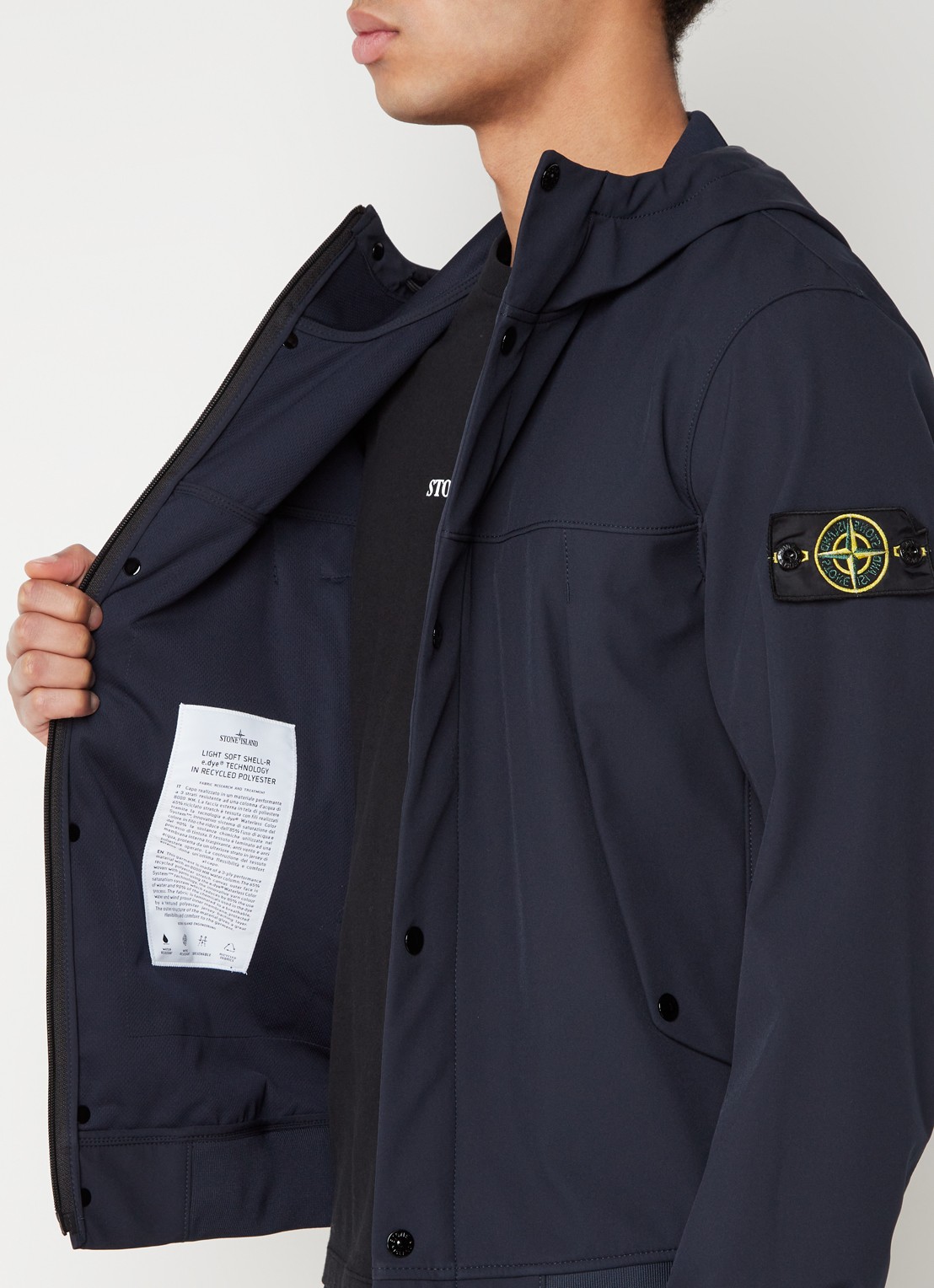 Stone Island 40227 softshell jack met logo en capuchon - detail 4 donkerblauw