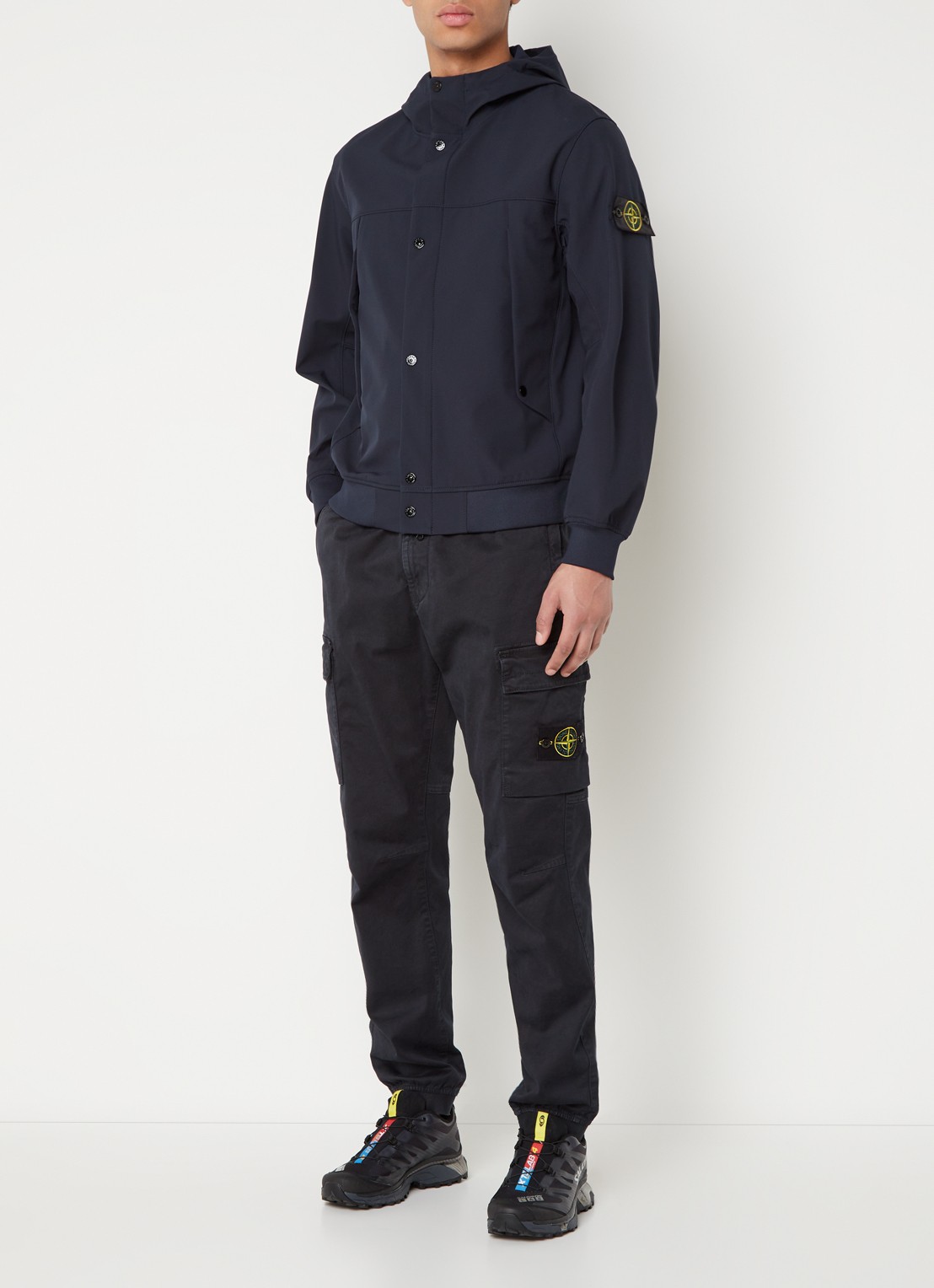 Stone Island 40227 softshell jack met logo en capuchon - voorkant 6 donkerblauw