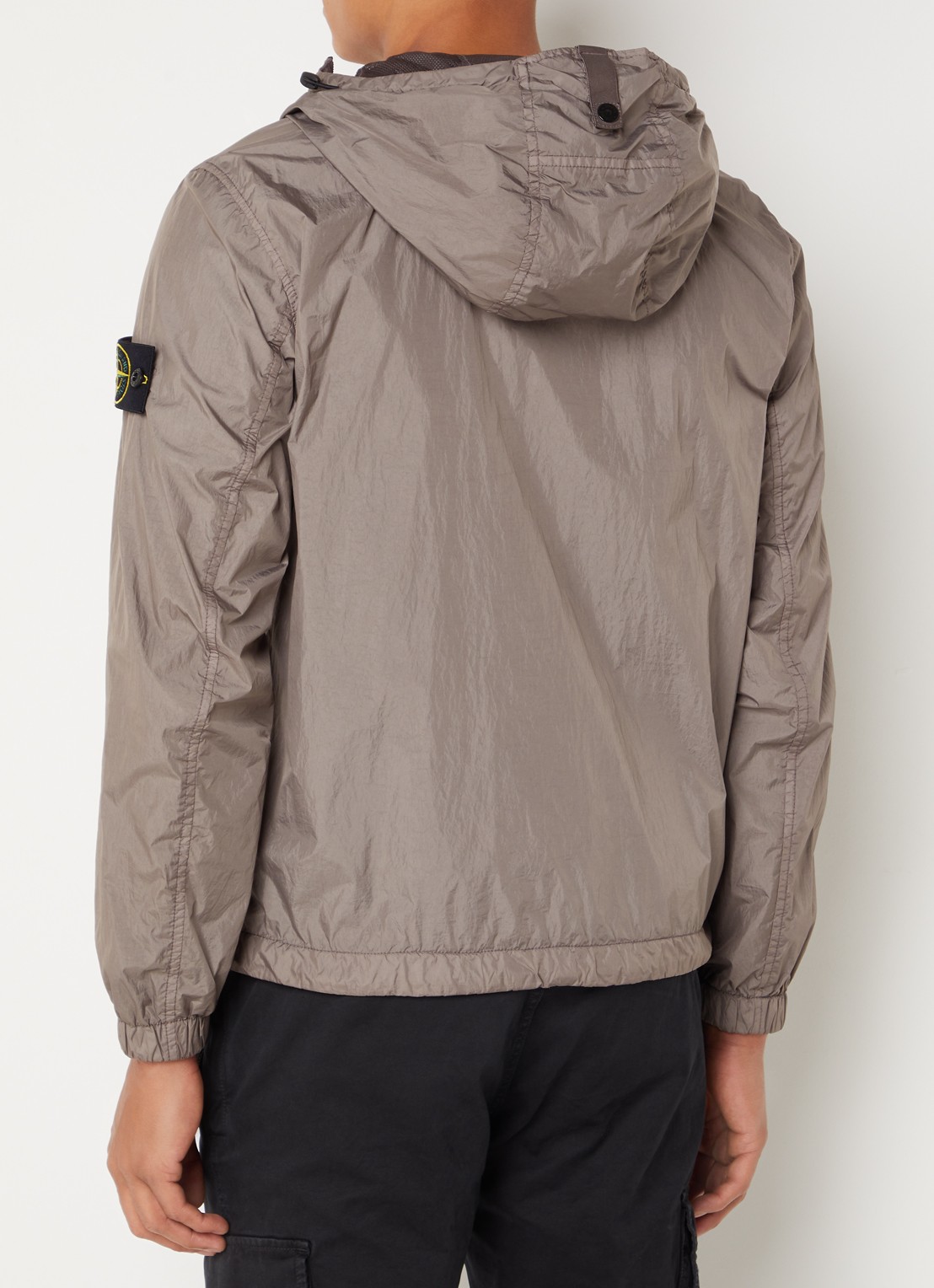 Stone Island 40922 windjack met capuchon en logo - achterkant taupe