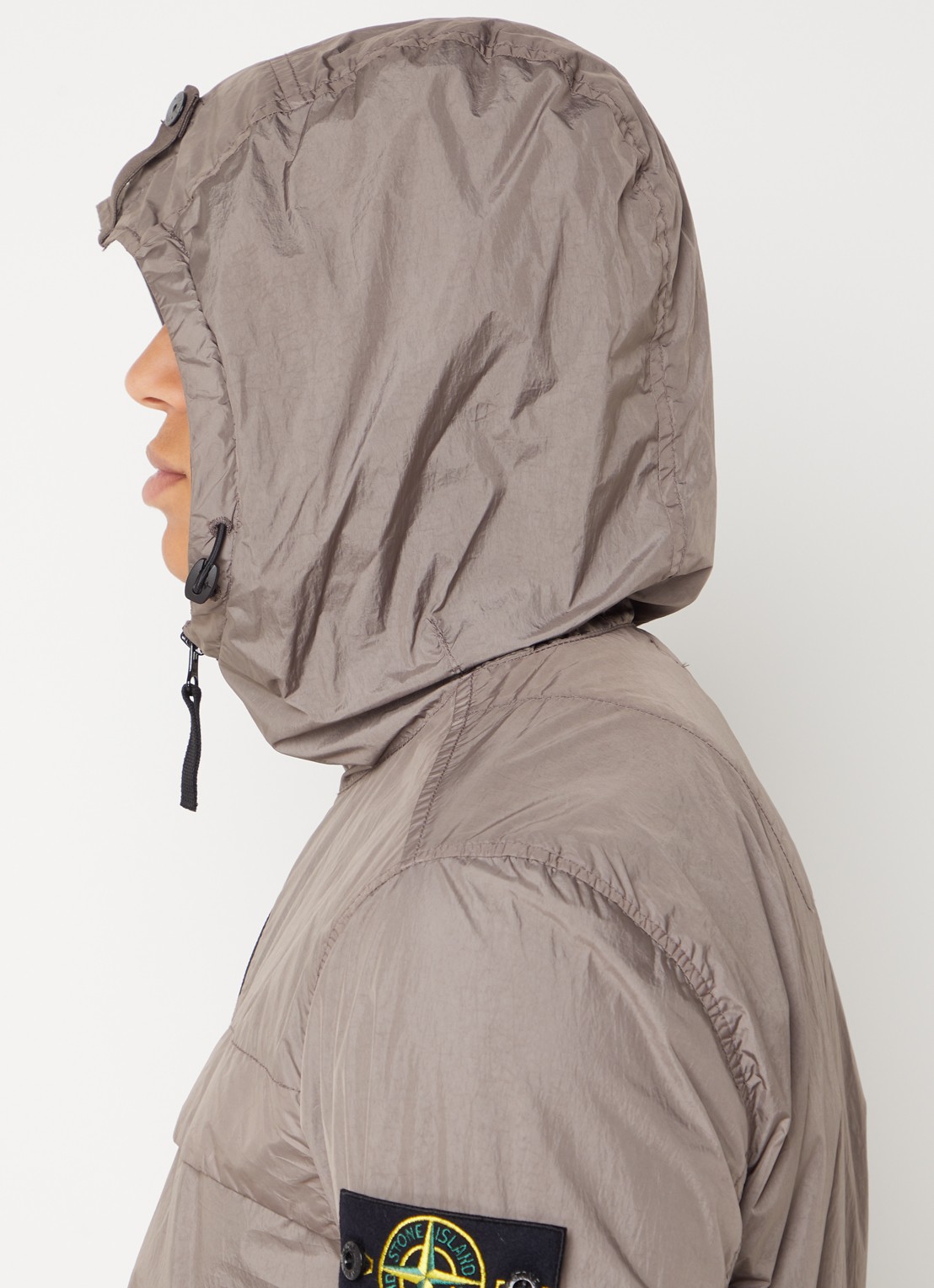 Stone Island 40922 windjack met capuchon en logo - detail 5 taupe