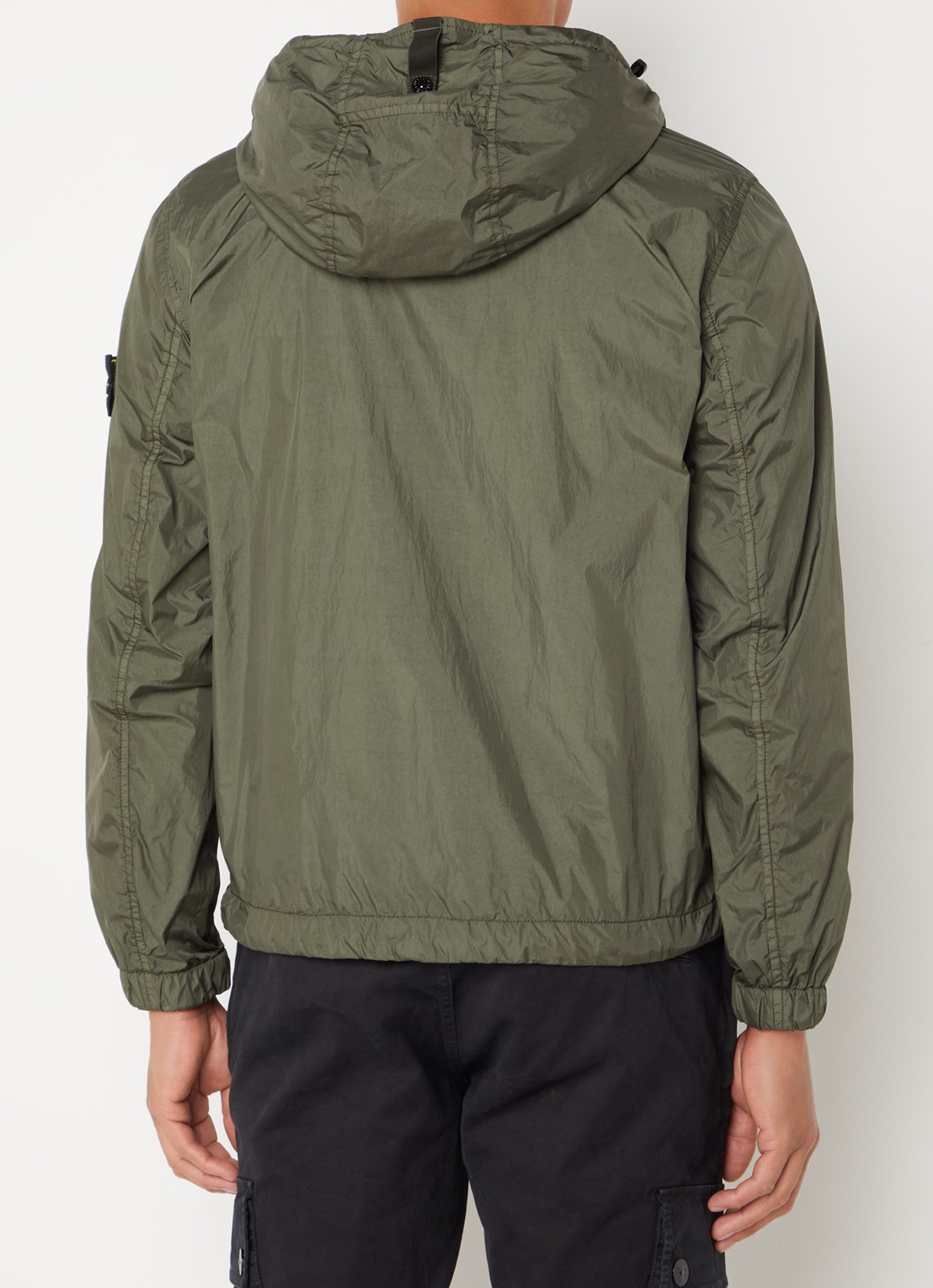 Stone Island 40922 windjack met capuchon en logo - achterkant legergroen