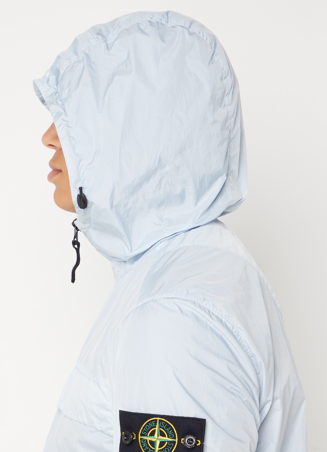 Stone Island 40922 windjack met capuchon en logo - detail 3 lichtblauw