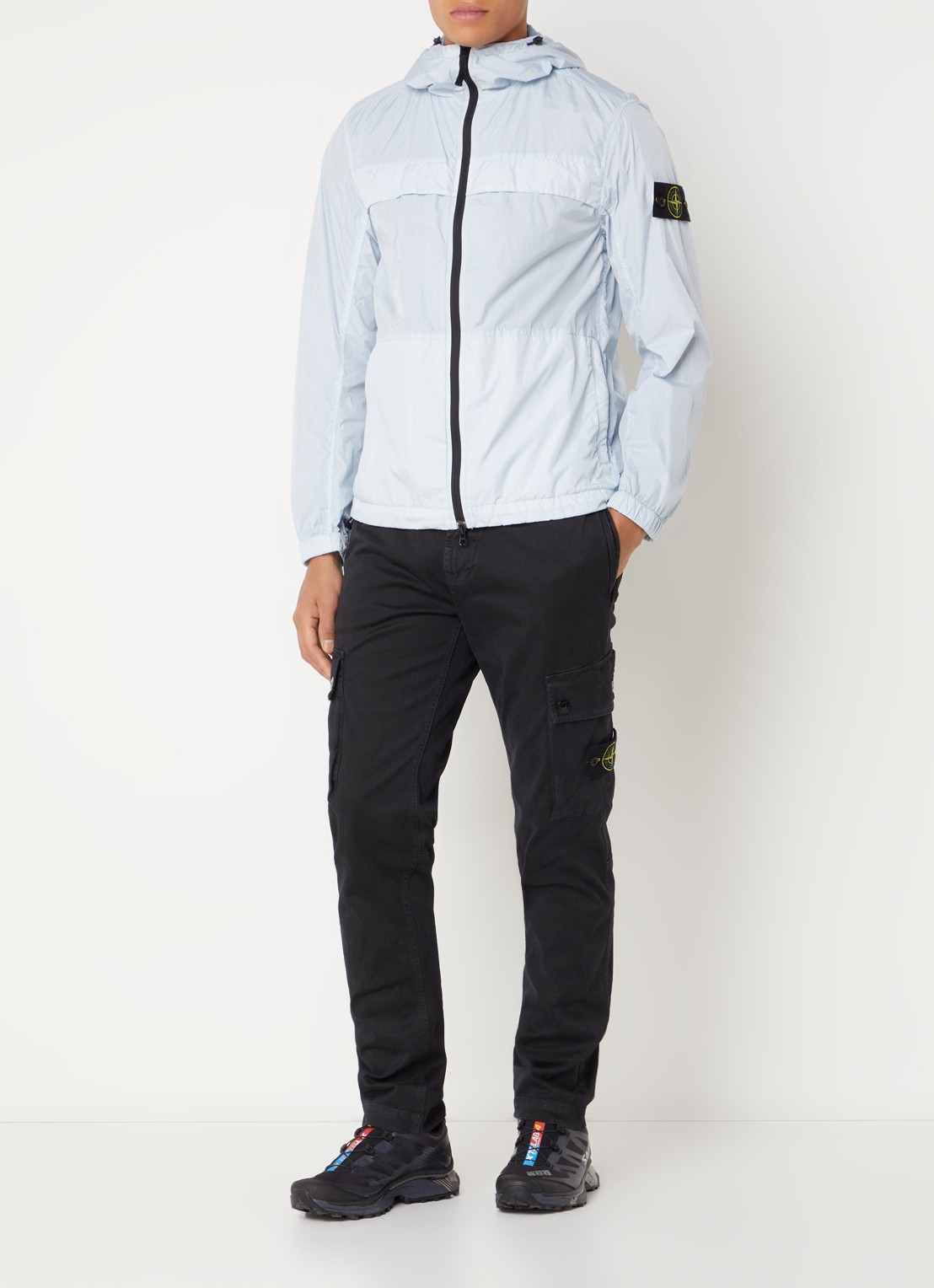 Stone Island 40922 windjack met capuchon en logo - voorkant 6 lichtblauw