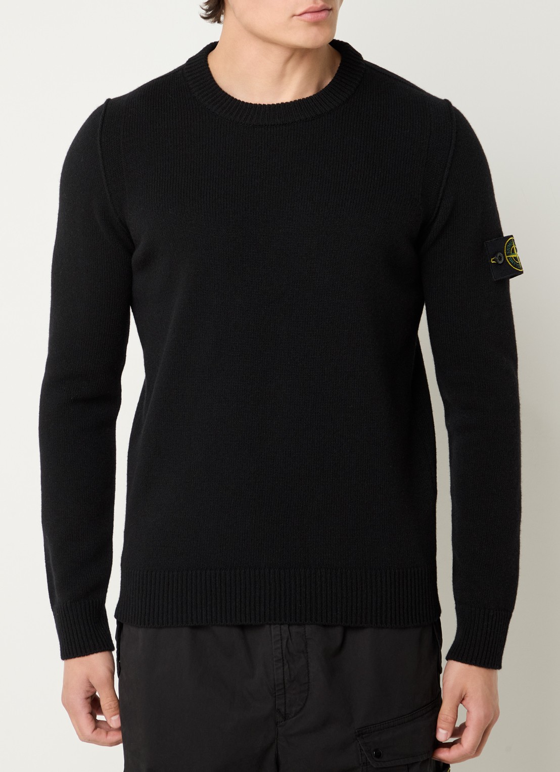 Stone Island 508A3 fijngebreide pullover in wolblend met logo - detail zwart